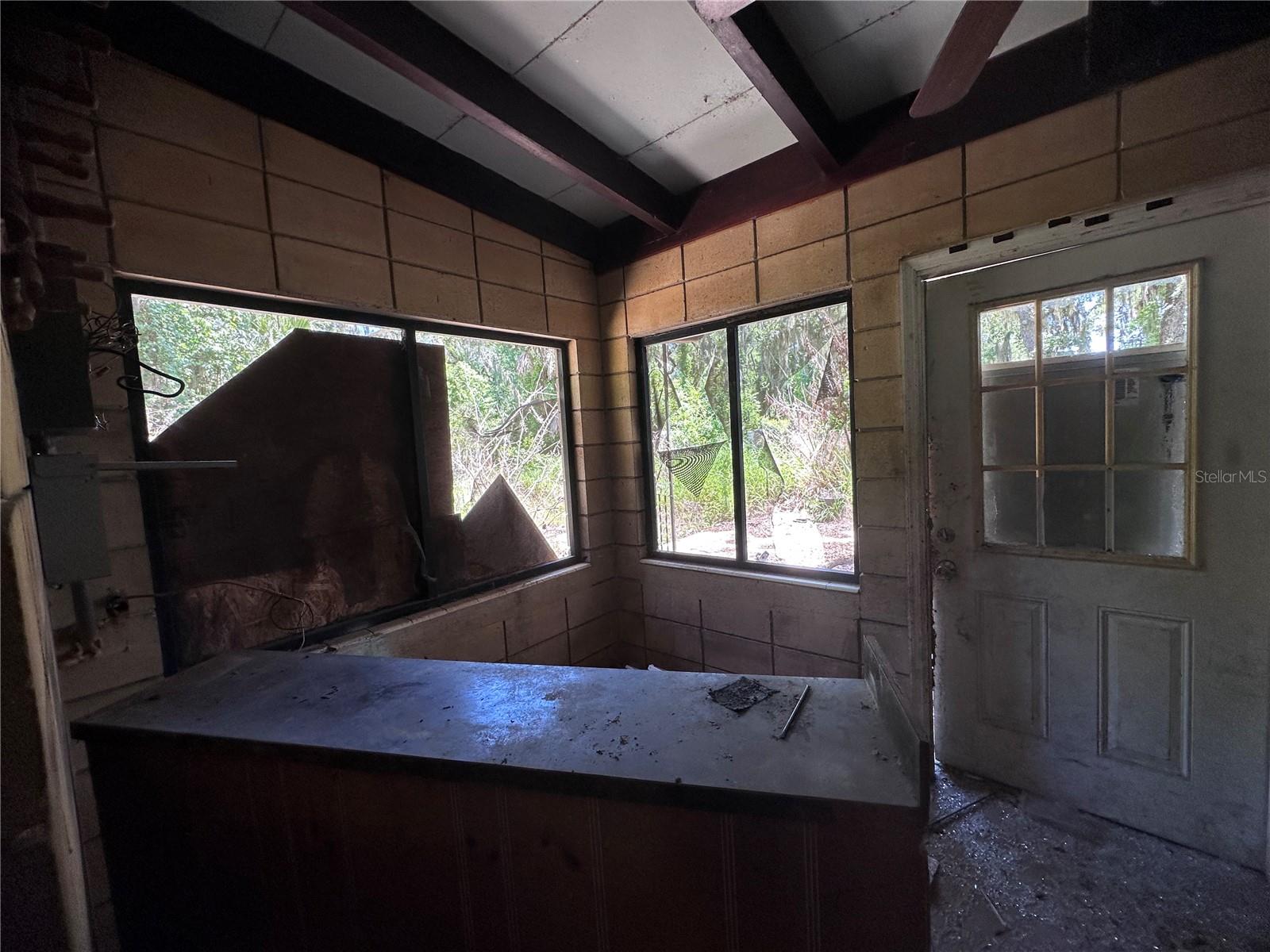 9315 E TREASURE ISLAND AVE, LEESBURG, FL, 34788