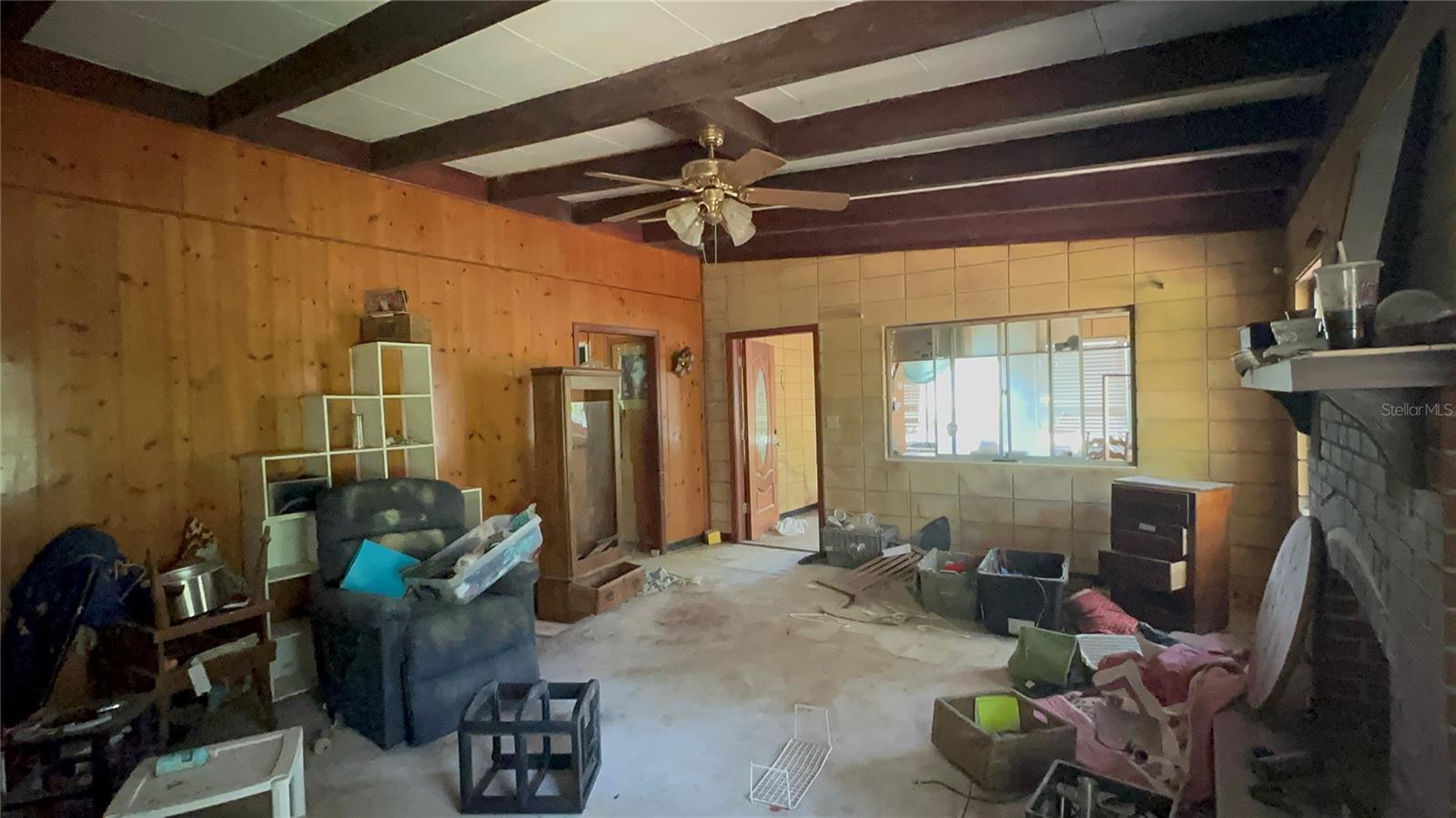 9315 E TREASURE ISLAND AVE, LEESBURG, FL, 34788