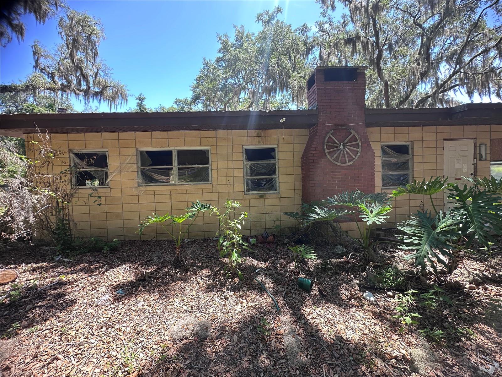 9315 E TREASURE ISLAND AVE, LEESBURG, FL, 34788