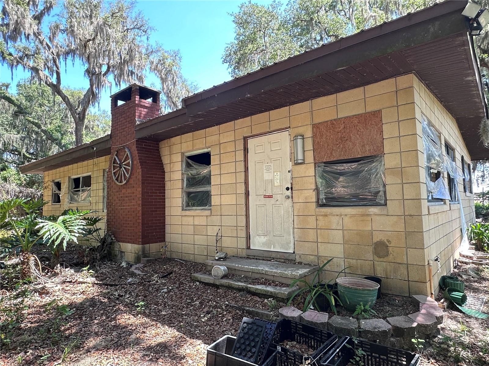 9315 E TREASURE ISLAND AVE, LEESBURG, FL, 34788