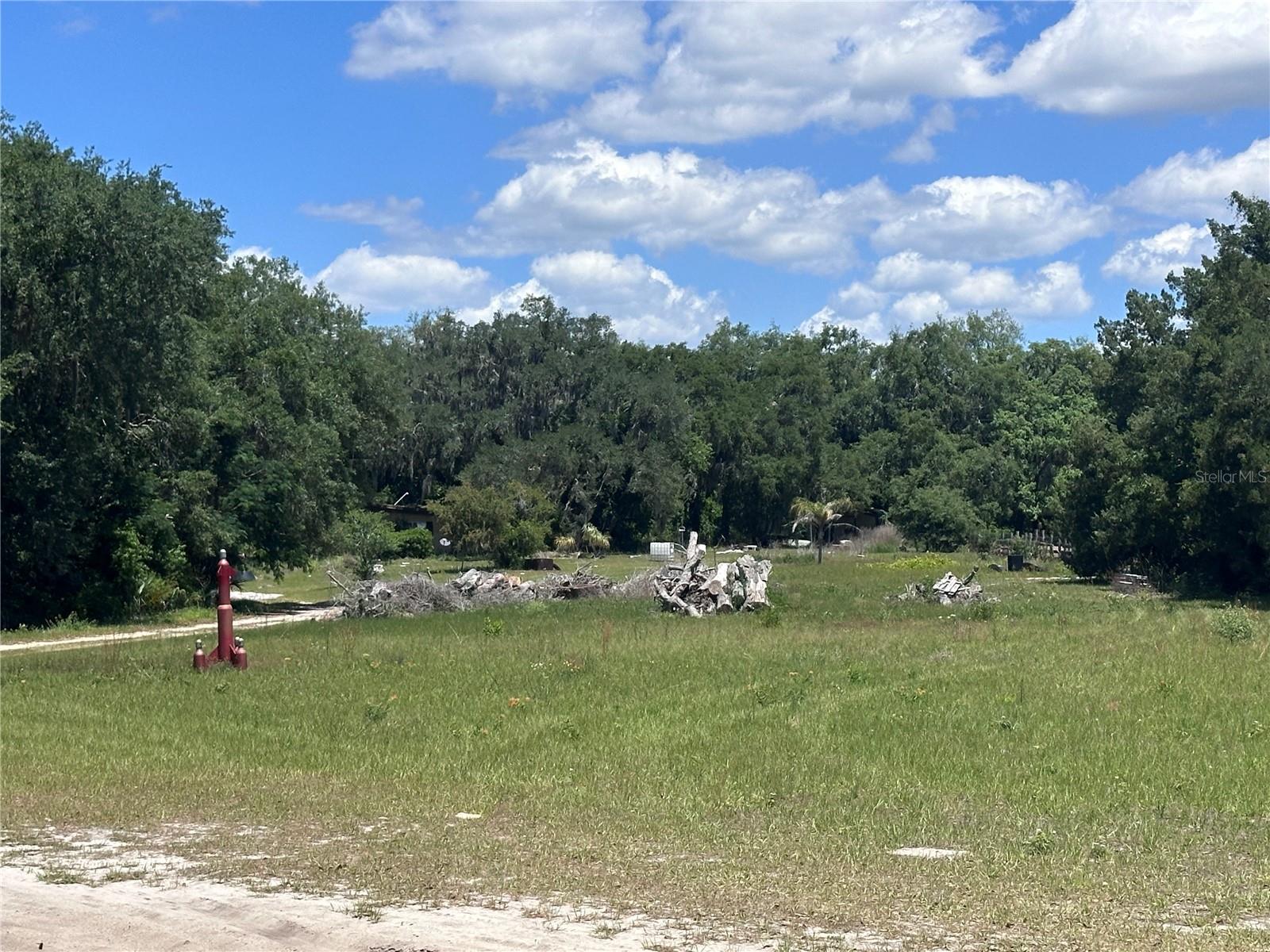 9315 E TREASURE ISLAND AVE, LEESBURG, FL, 34788