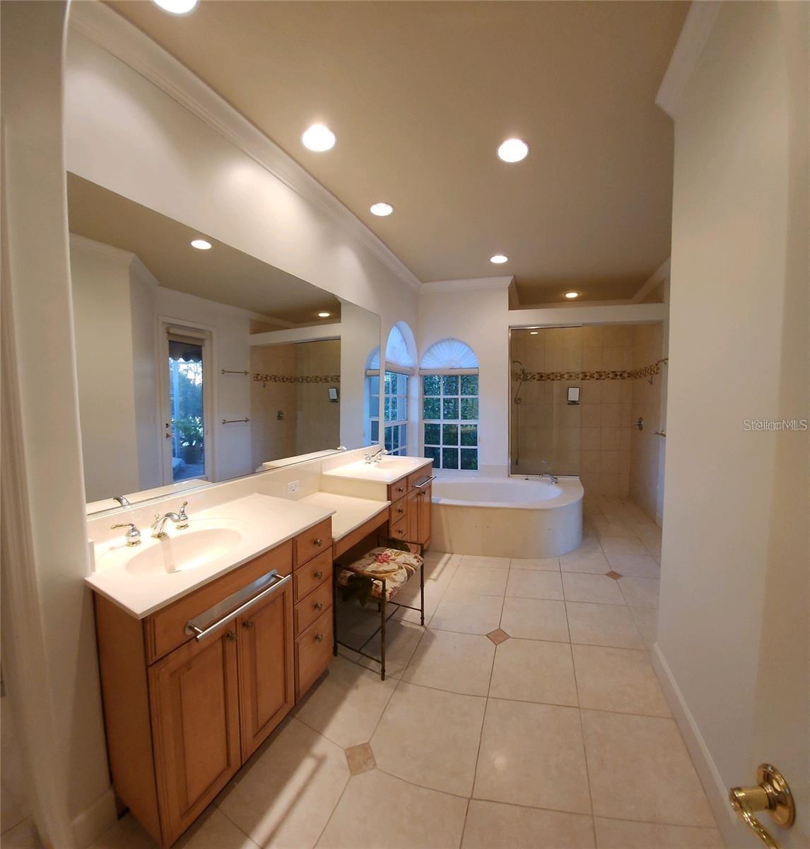 5125 MAGNOLIA POND DR, SARASOTA, FL, 34233