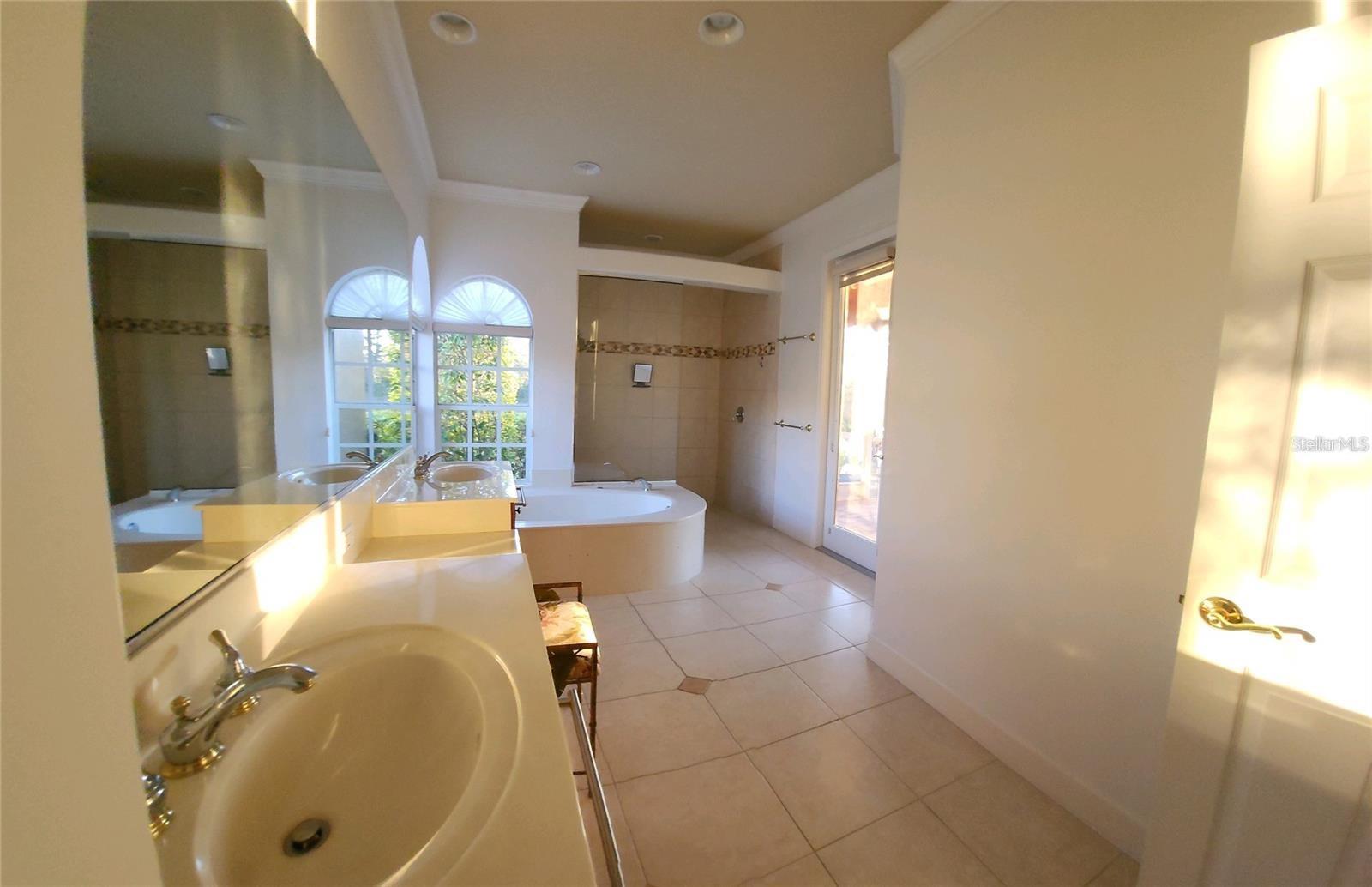 5125 MAGNOLIA POND DR, SARASOTA, FL, 34233
