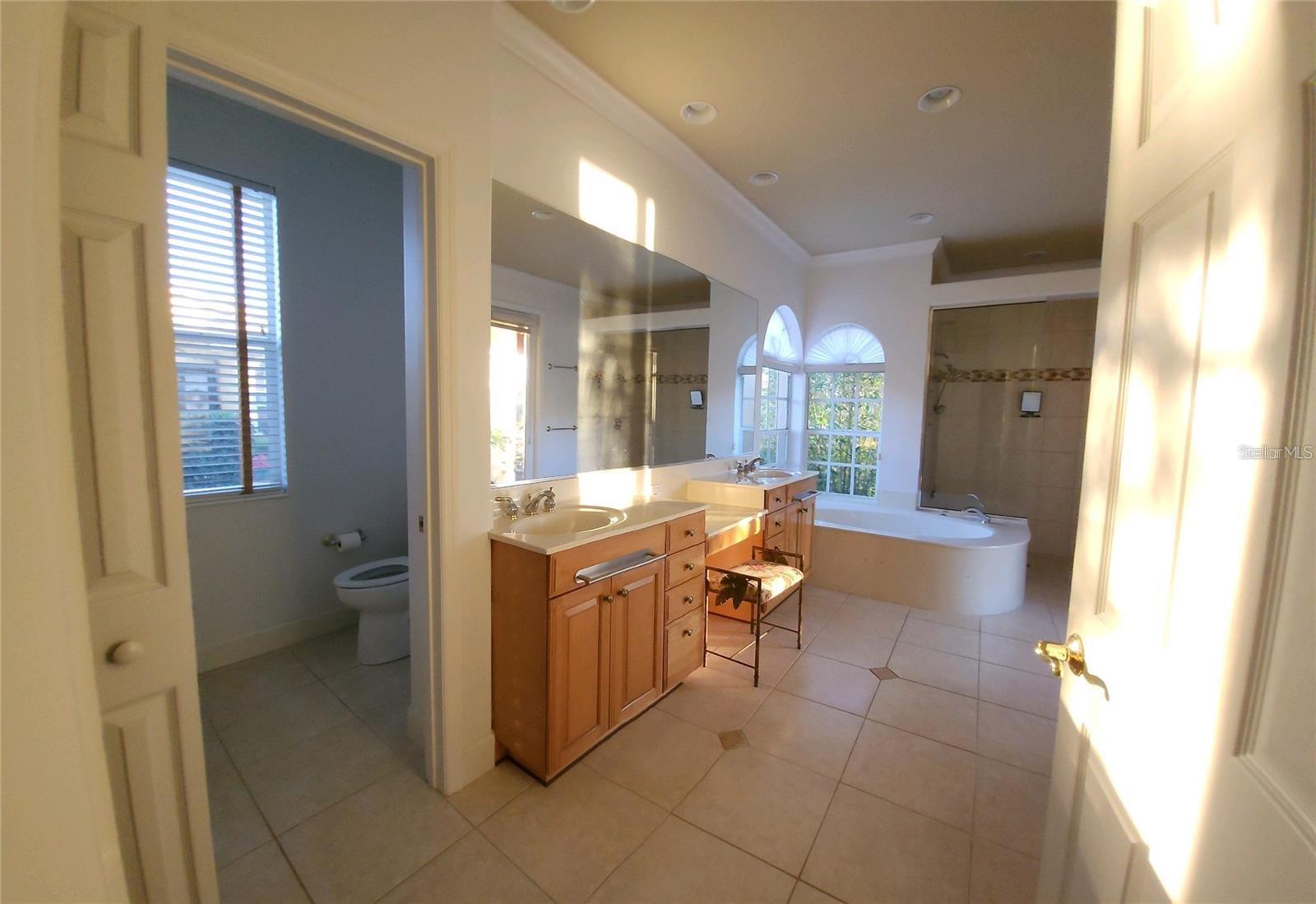5125 MAGNOLIA POND DR, SARASOTA, FL, 34233