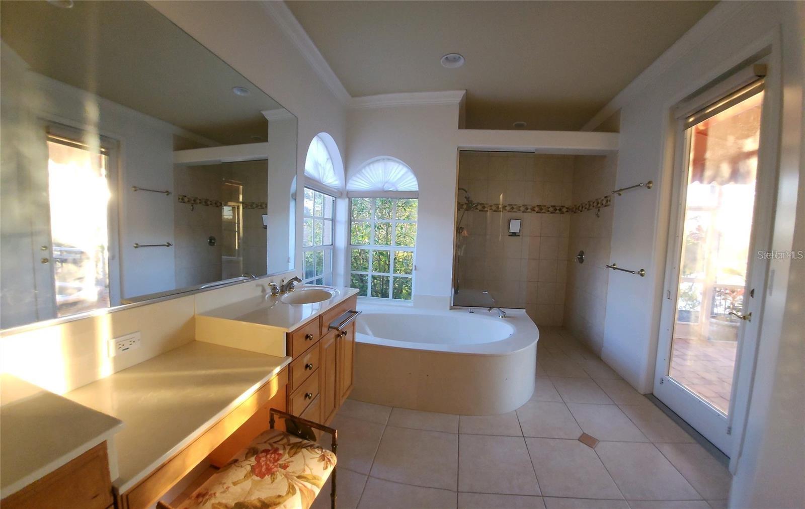 5125 MAGNOLIA POND DR, SARASOTA, FL, 34233