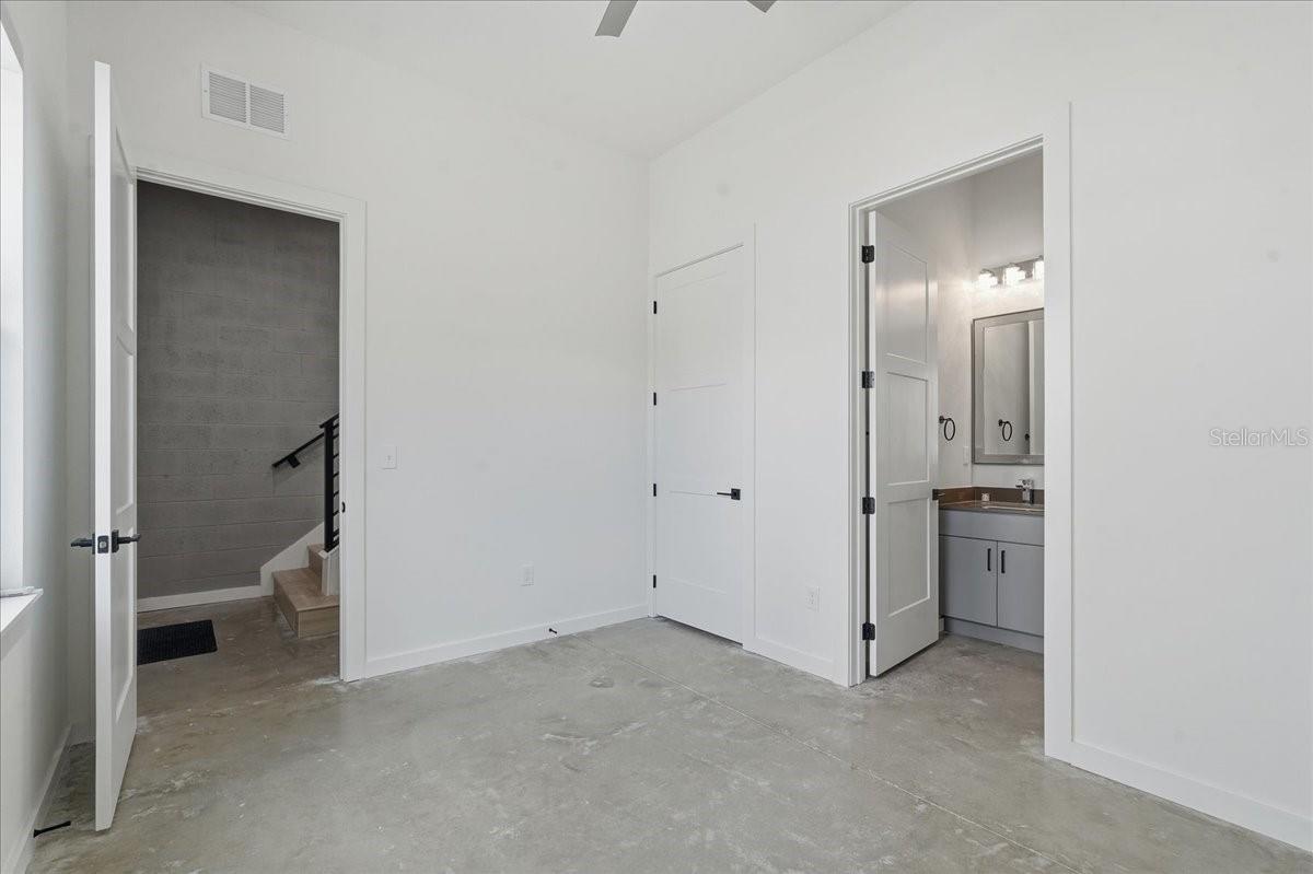 1218 E KAY ST #8, TAMPA, FL, 33602