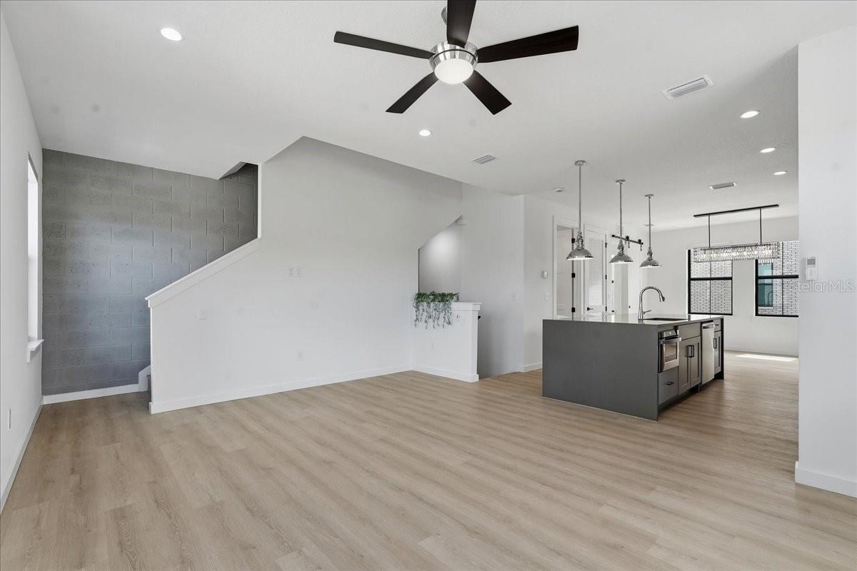 1218 E KAY ST #8, TAMPA, FL, 33602