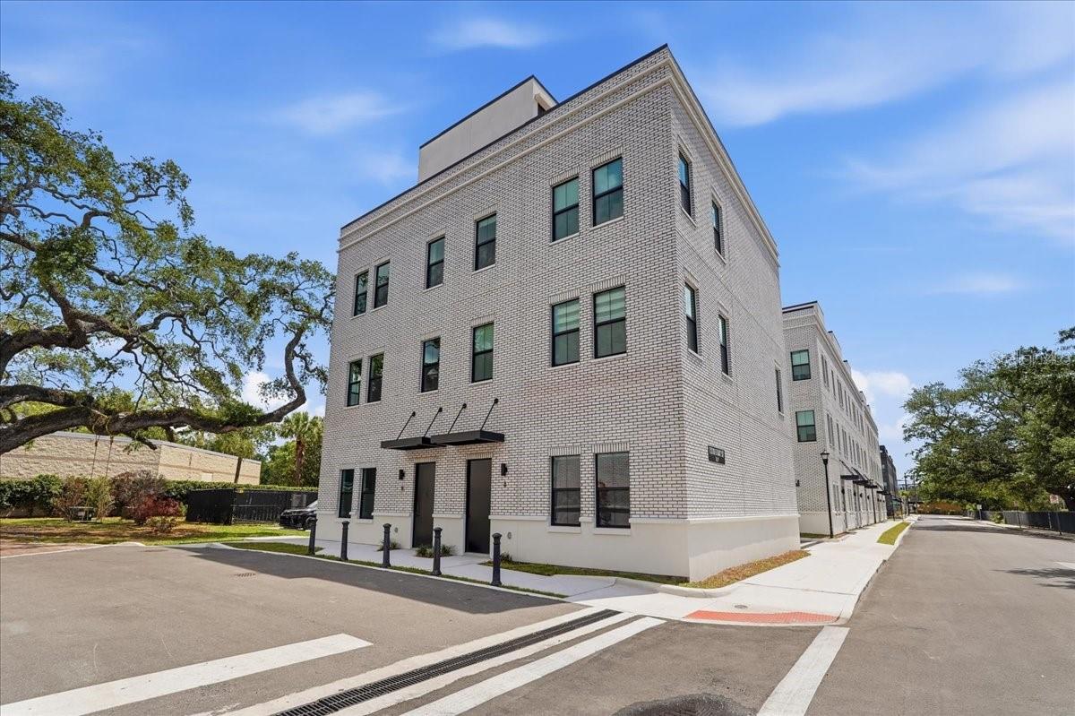 1218 E KAY ST #8, TAMPA, FL, 33602