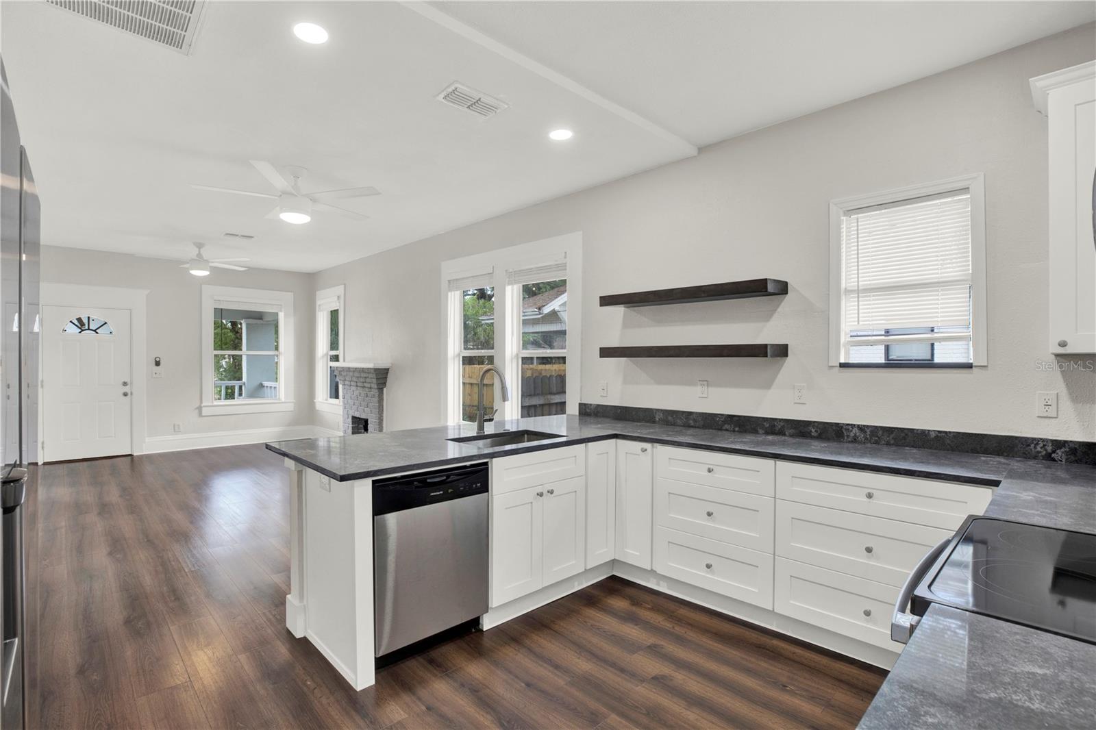 112 E EMILY ST, TAMPA, FL, 33603