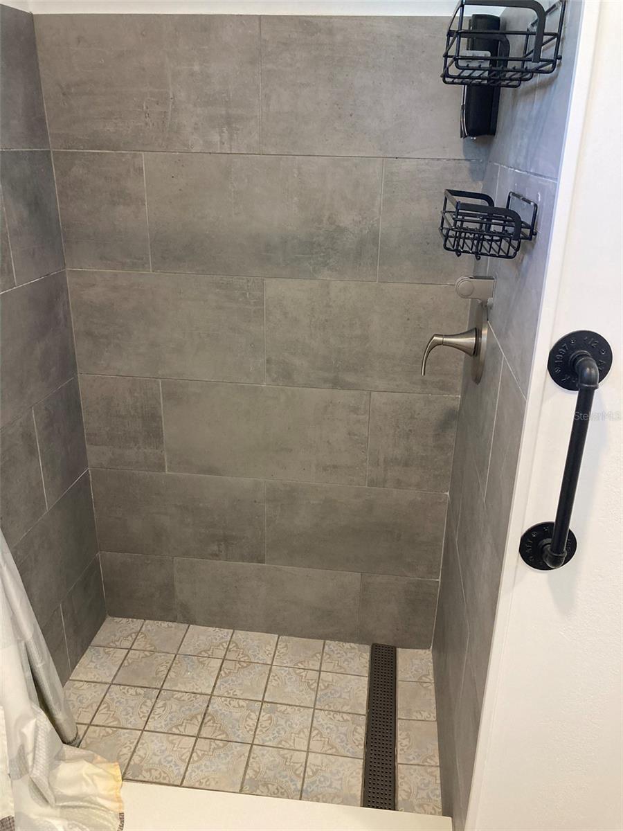 1403 E ALFRED ST #200, TAVARES, FL, 32778