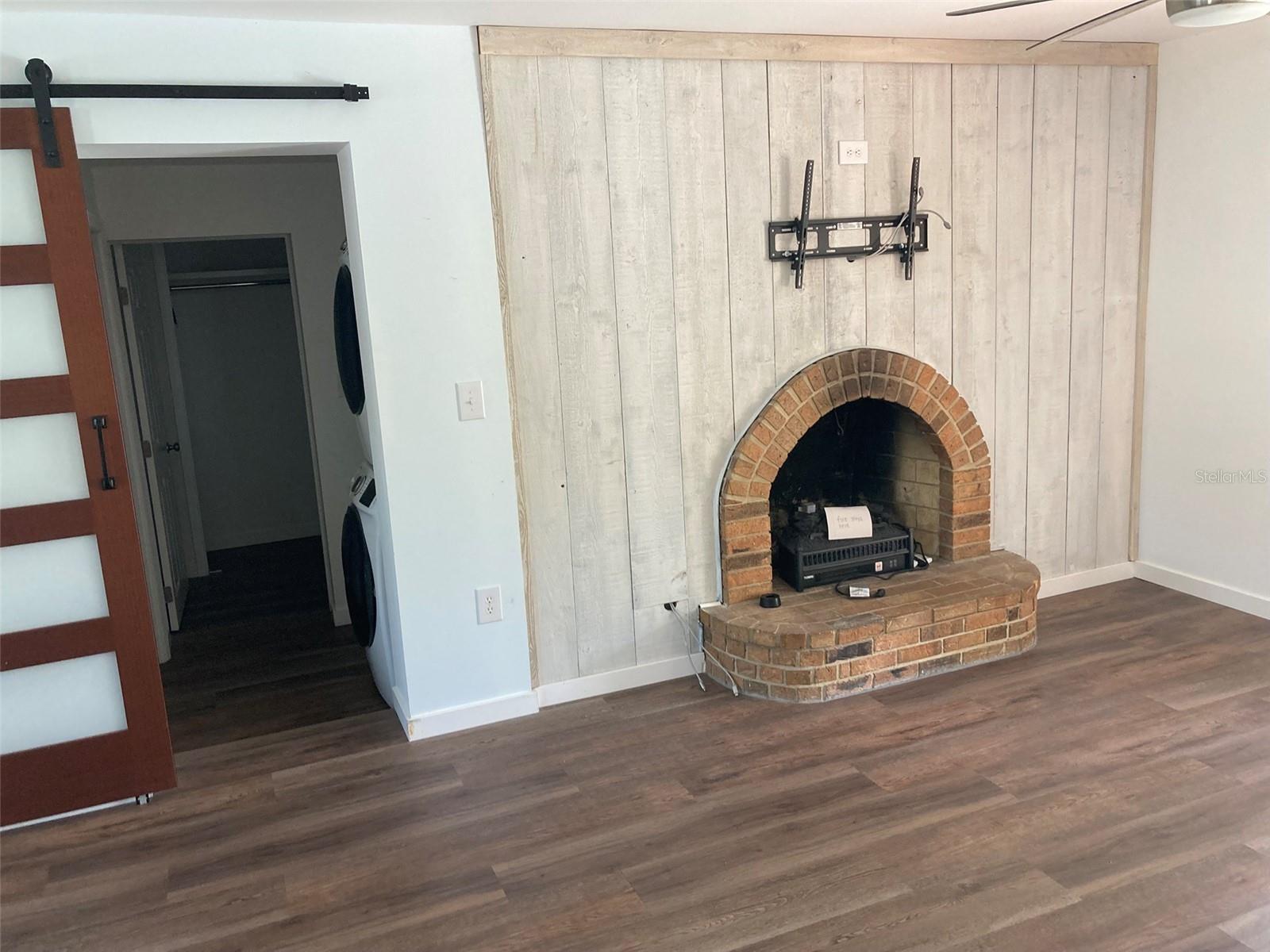 1403 E ALFRED ST #200, TAVARES, FL, 32778