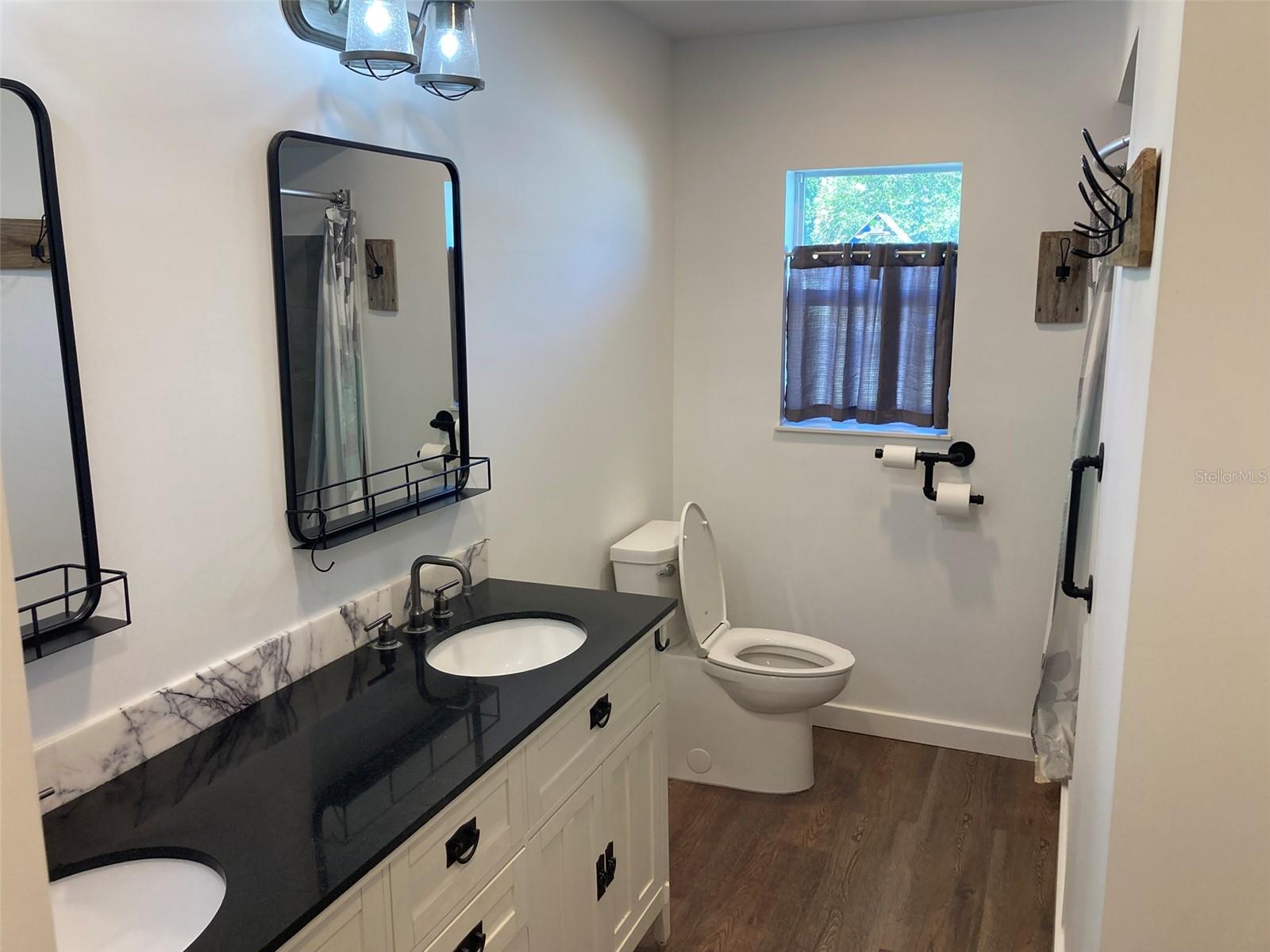 1403 E ALFRED ST #200, TAVARES, FL, 32778