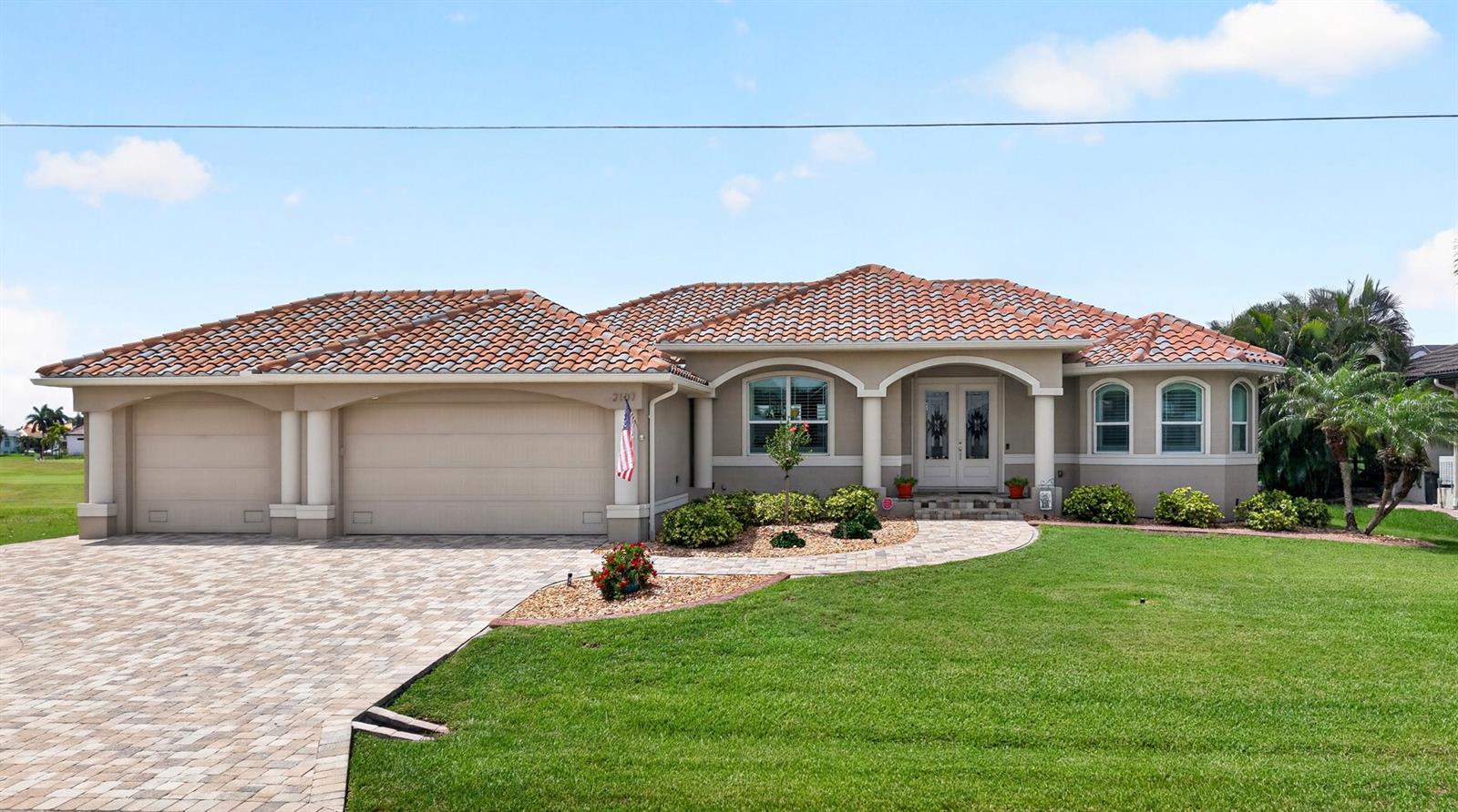 2107 PADRE ISLAND DR, PUNTA GORDA, FL, 33950