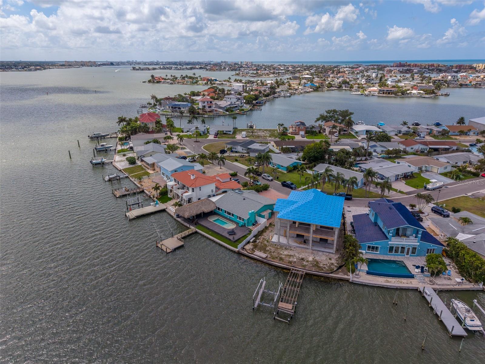 326 176TH AVENUE CIR, REDINGTON SHORES, FL, 33708