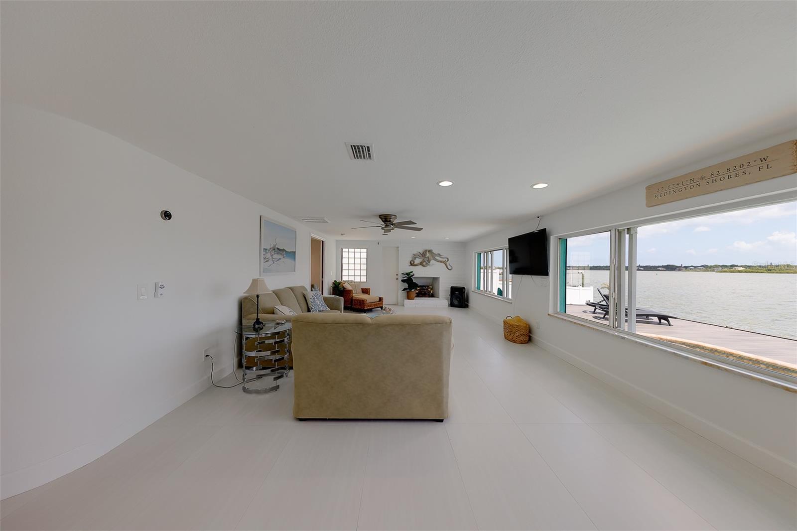 326 176TH AVENUE CIR, REDINGTON SHORES, FL, 33708