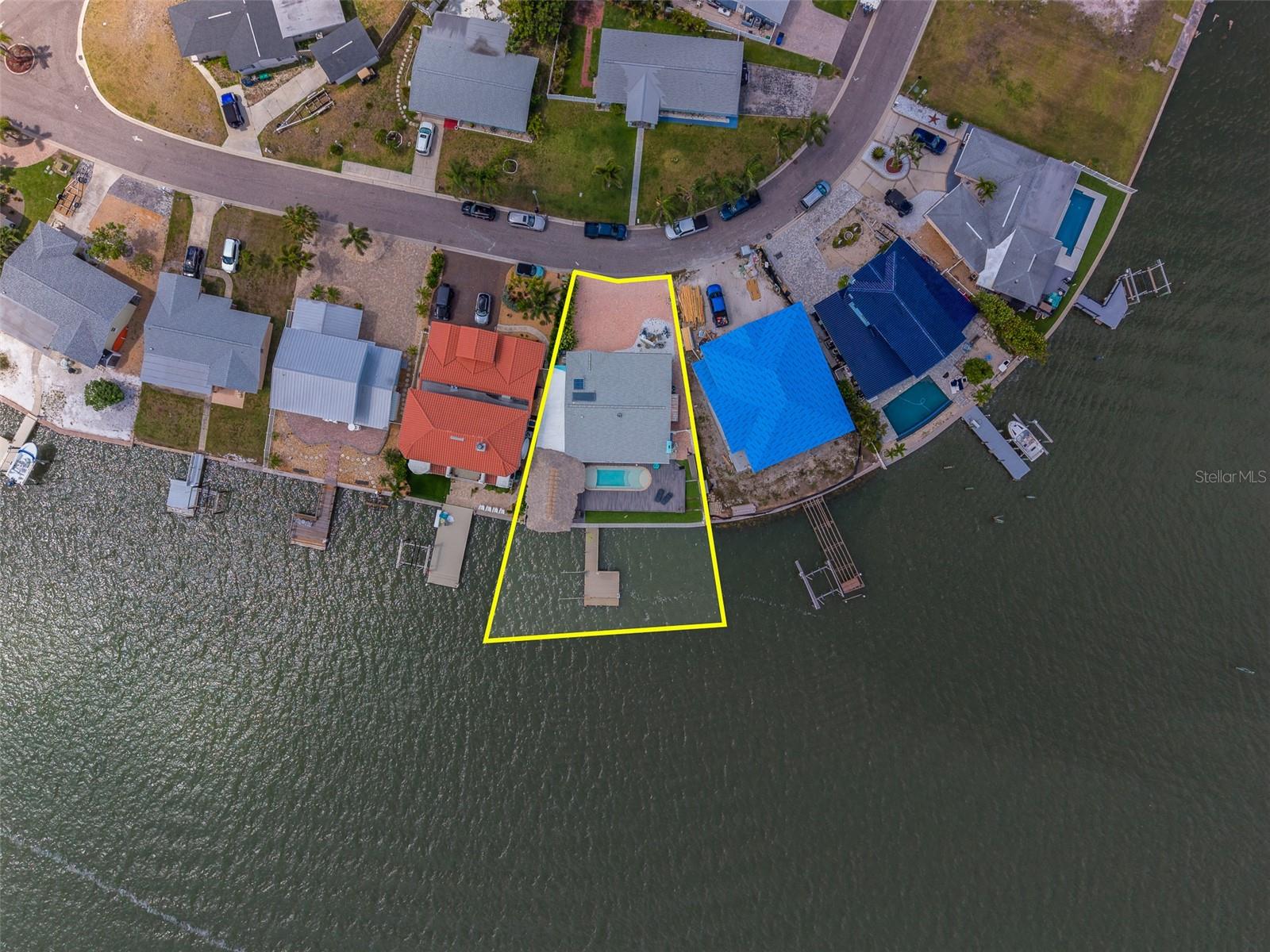 326 176TH AVENUE CIR, REDINGTON SHORES, FL, 33708