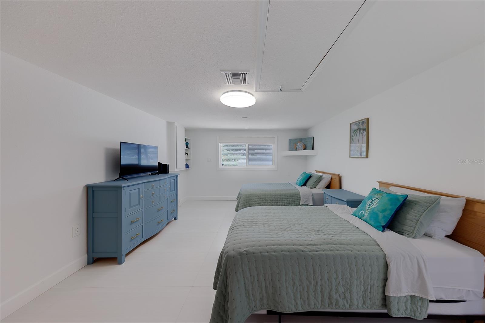 326 176TH AVENUE CIR, REDINGTON SHORES, FL, 33708