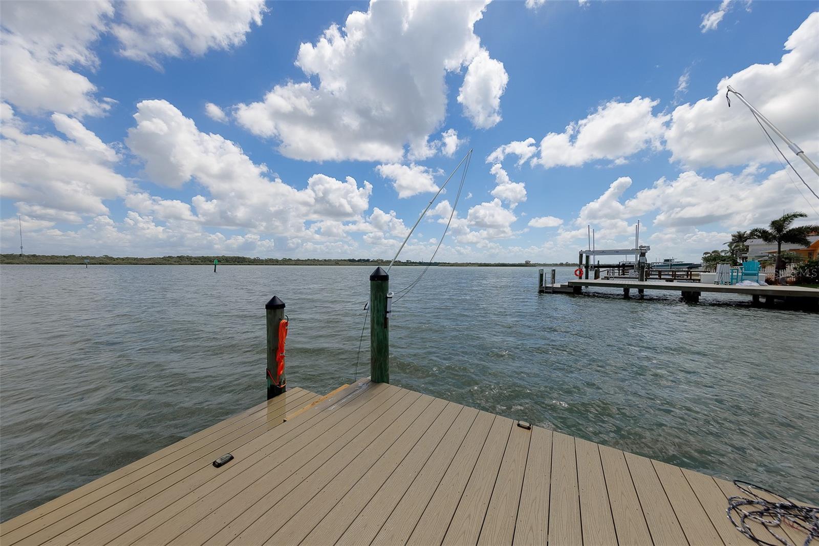 326 176TH AVENUE CIR, REDINGTON SHORES, FL, 33708
