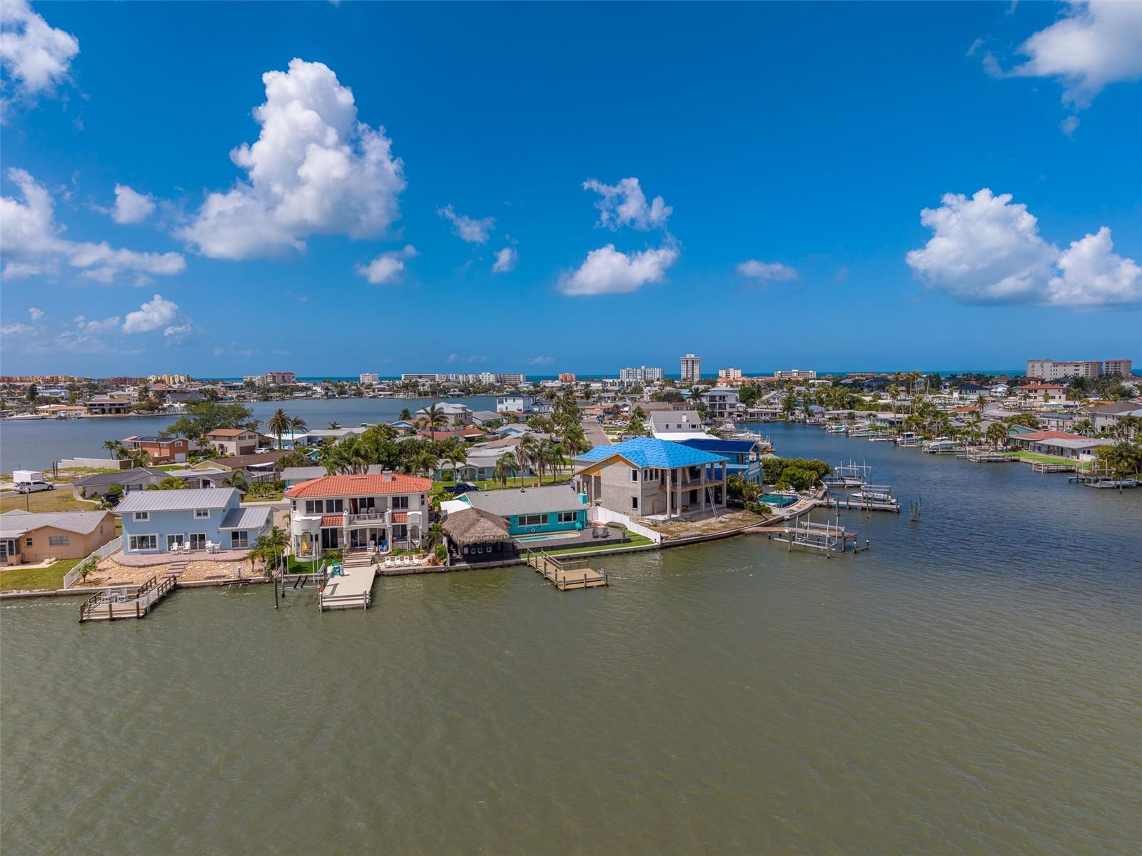 326 176TH AVENUE CIR, REDINGTON SHORES, FL, 33708