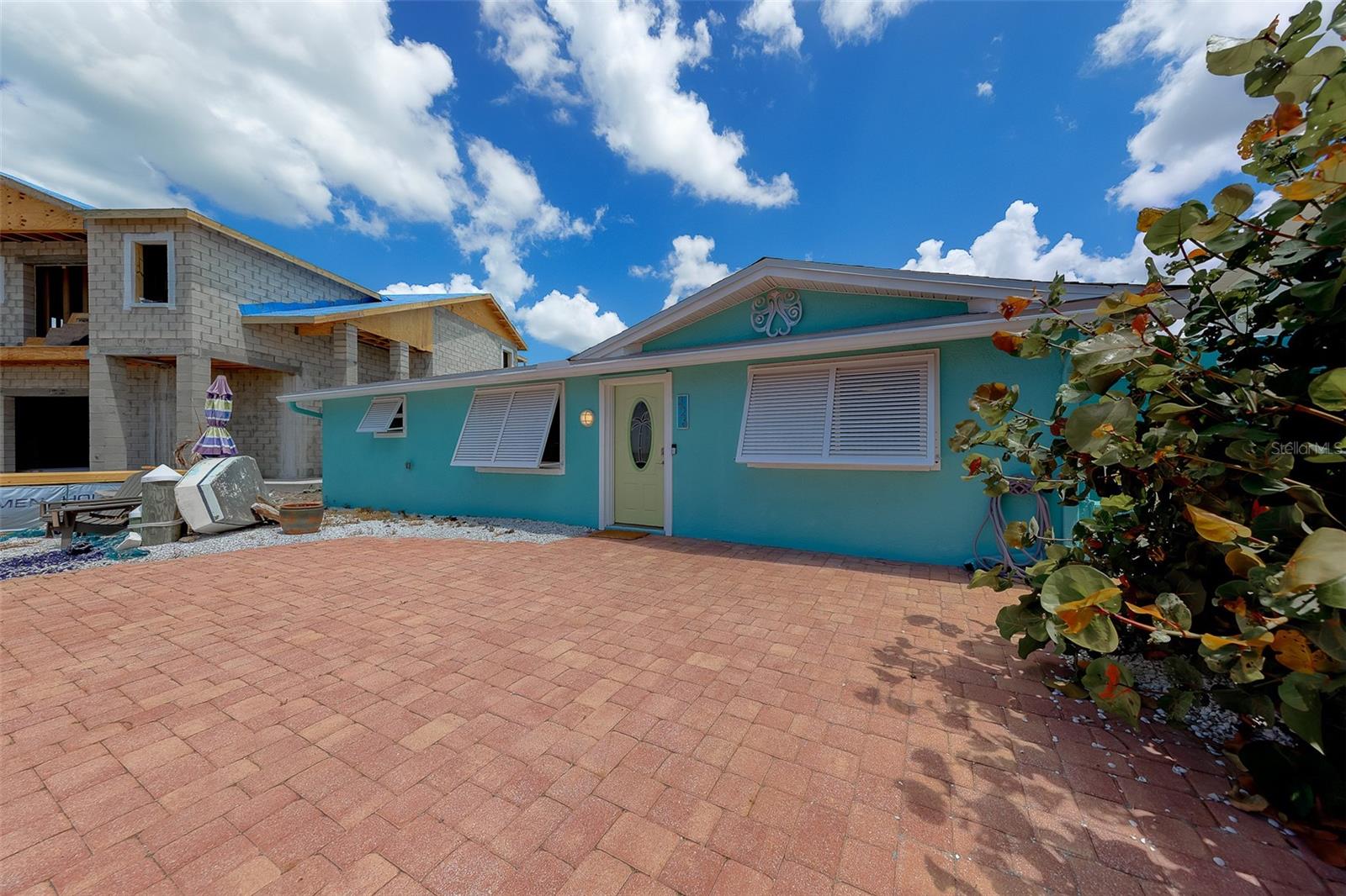 326 176TH AVENUE CIR, REDINGTON SHORES, FL, 33708