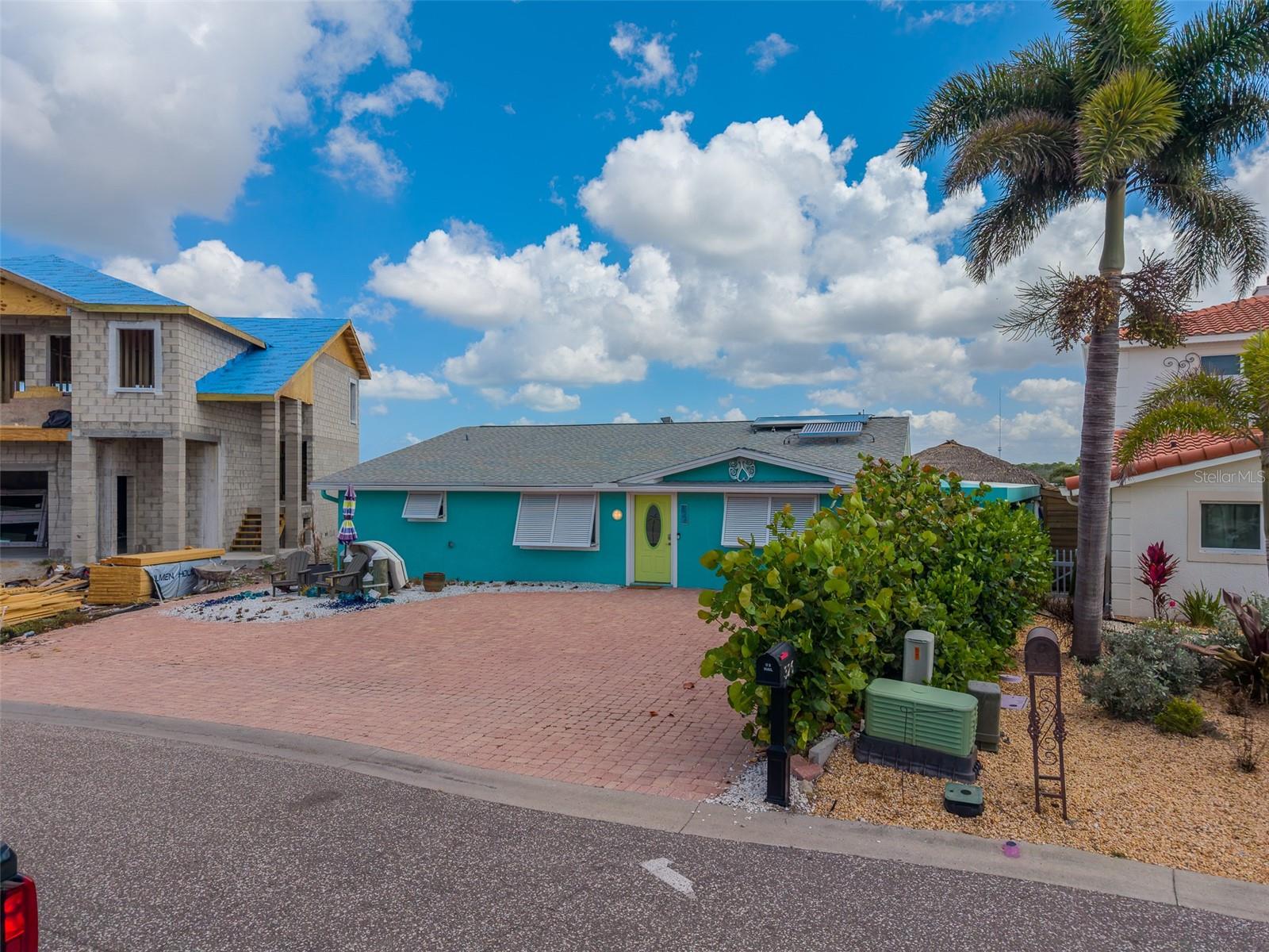 326 176TH AVENUE CIR, REDINGTON SHORES, FL, 33708