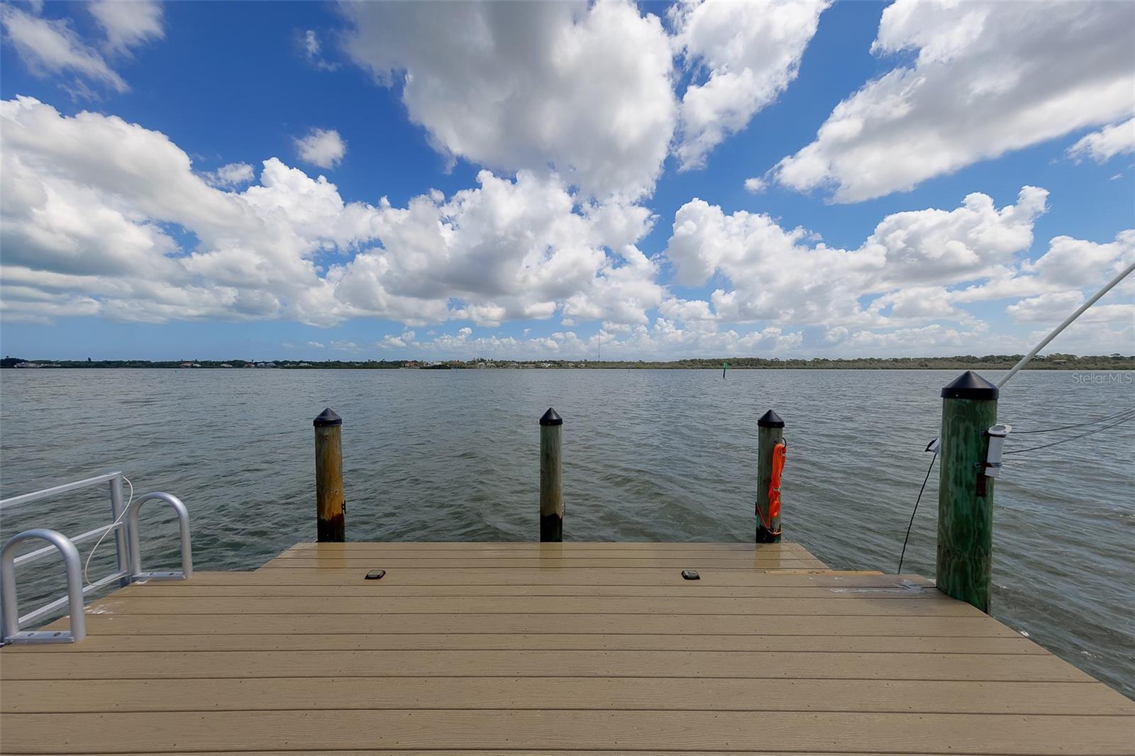 326 176TH AVENUE CIR, REDINGTON SHORES, FL, 33708