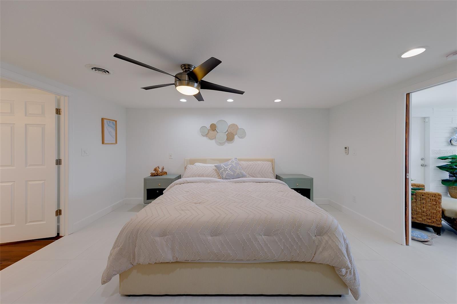 326 176TH AVENUE CIR, REDINGTON SHORES, FL, 33708