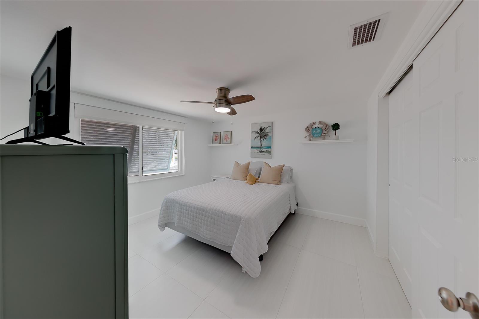 326 176TH AVENUE CIR, REDINGTON SHORES, FL, 33708