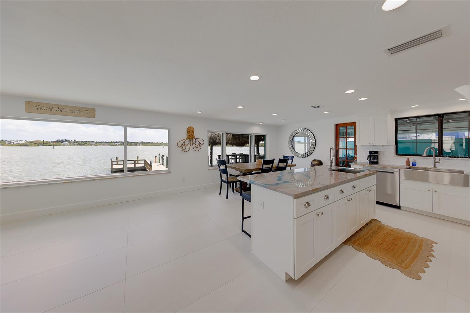 326 176TH AVENUE CIR, REDINGTON SHORES, FL, 33708