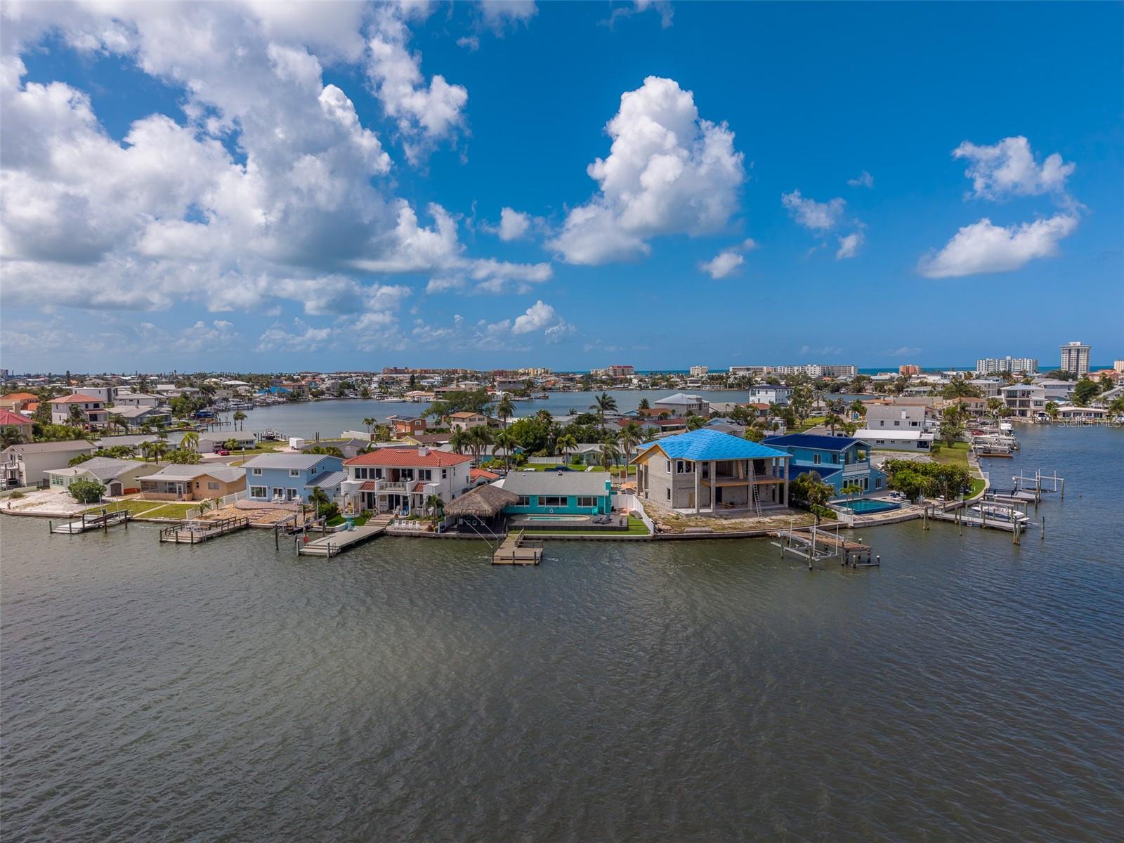 326 176TH AVENUE CIR, REDINGTON SHORES, FL, 33708