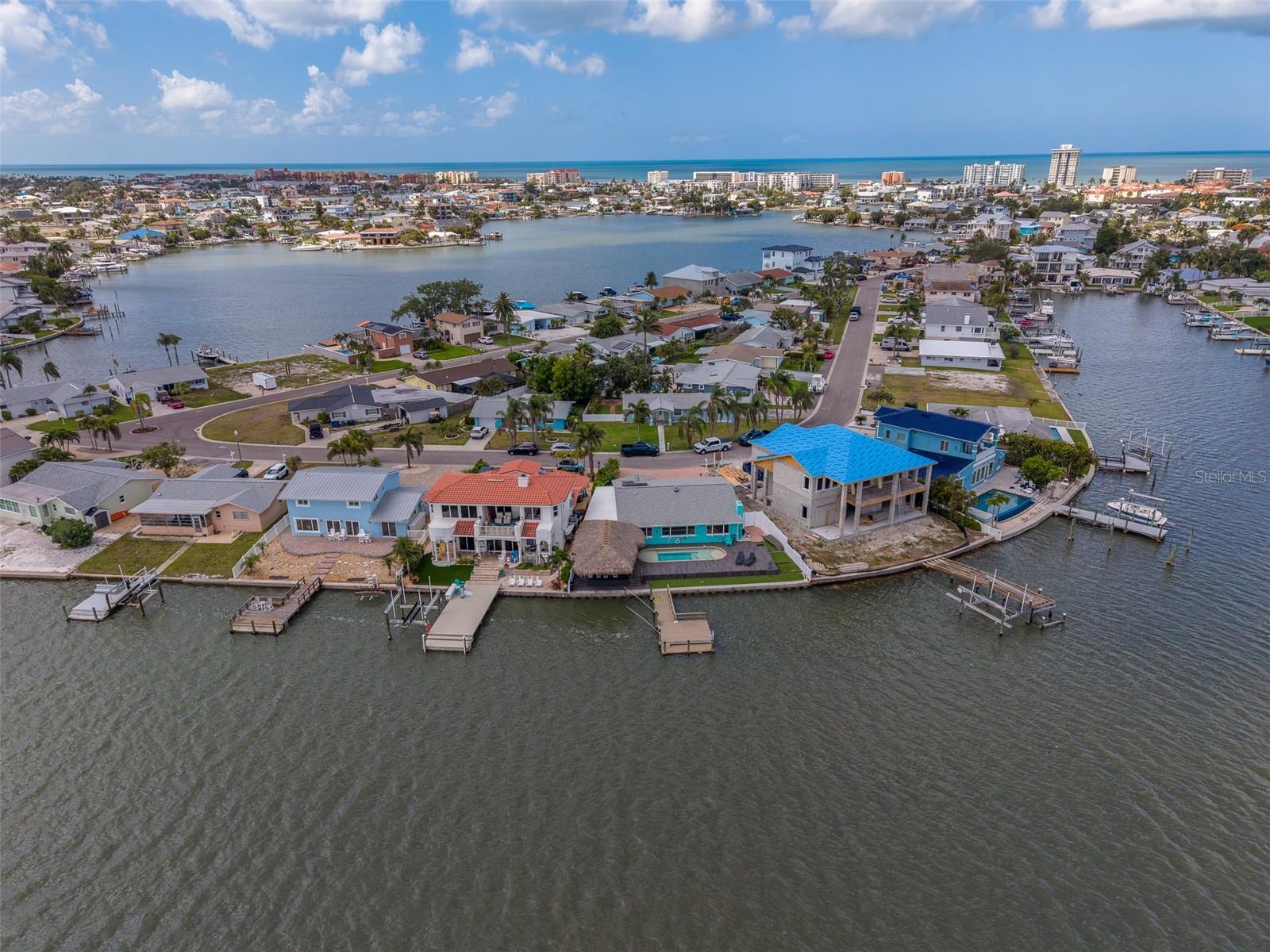 326 176TH AVENUE CIR, REDINGTON SHORES, FL, 33708