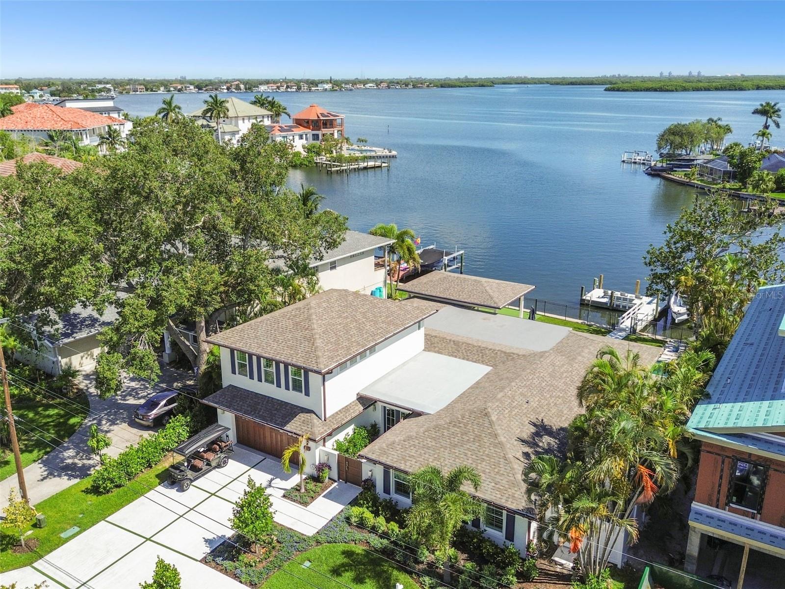 1907 ARROWHEAD DR NE, ST PETERSBURG, FL, 33703
