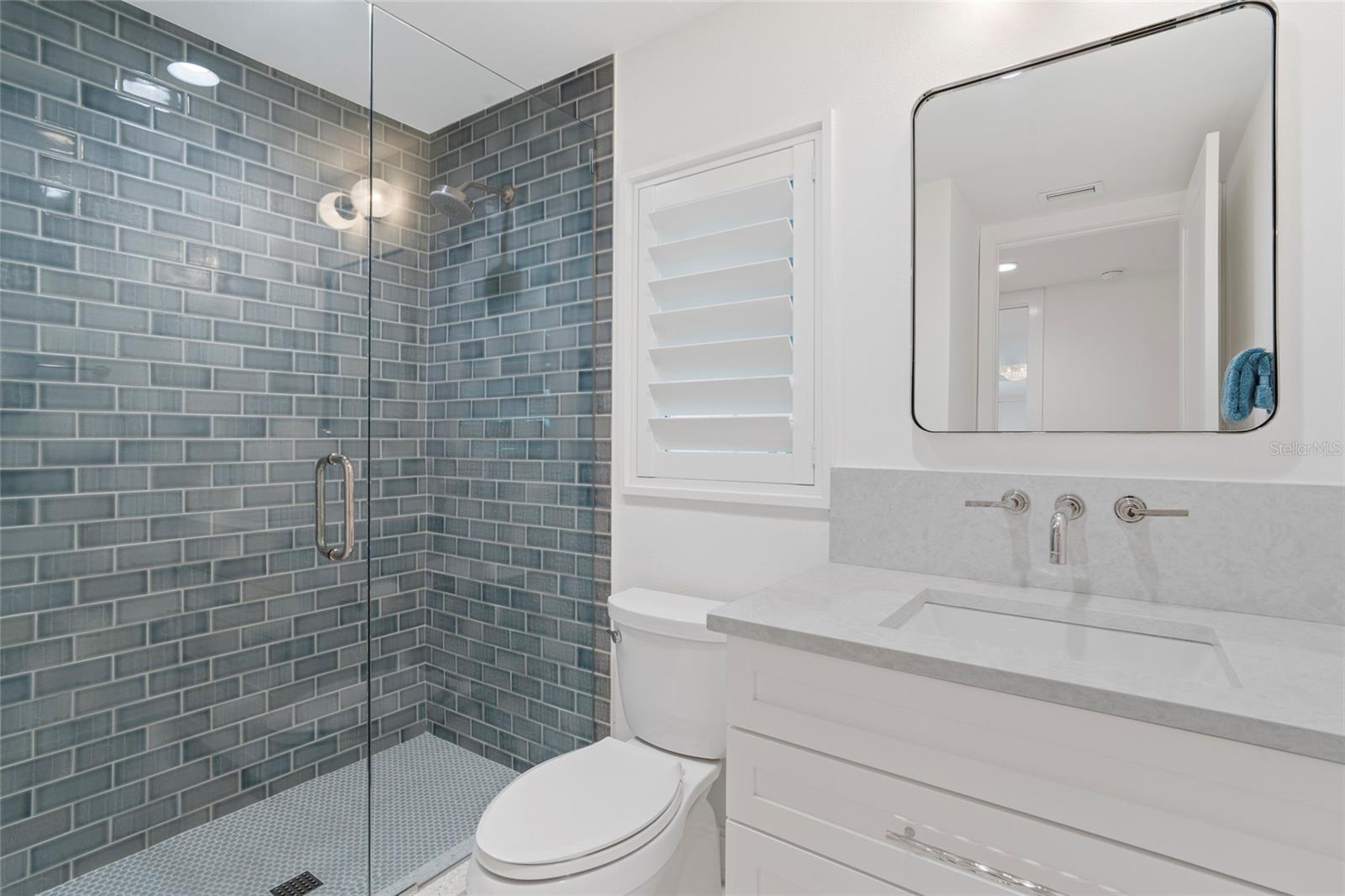 1907 ARROWHEAD DR NE, ST PETERSBURG, FL, 33703