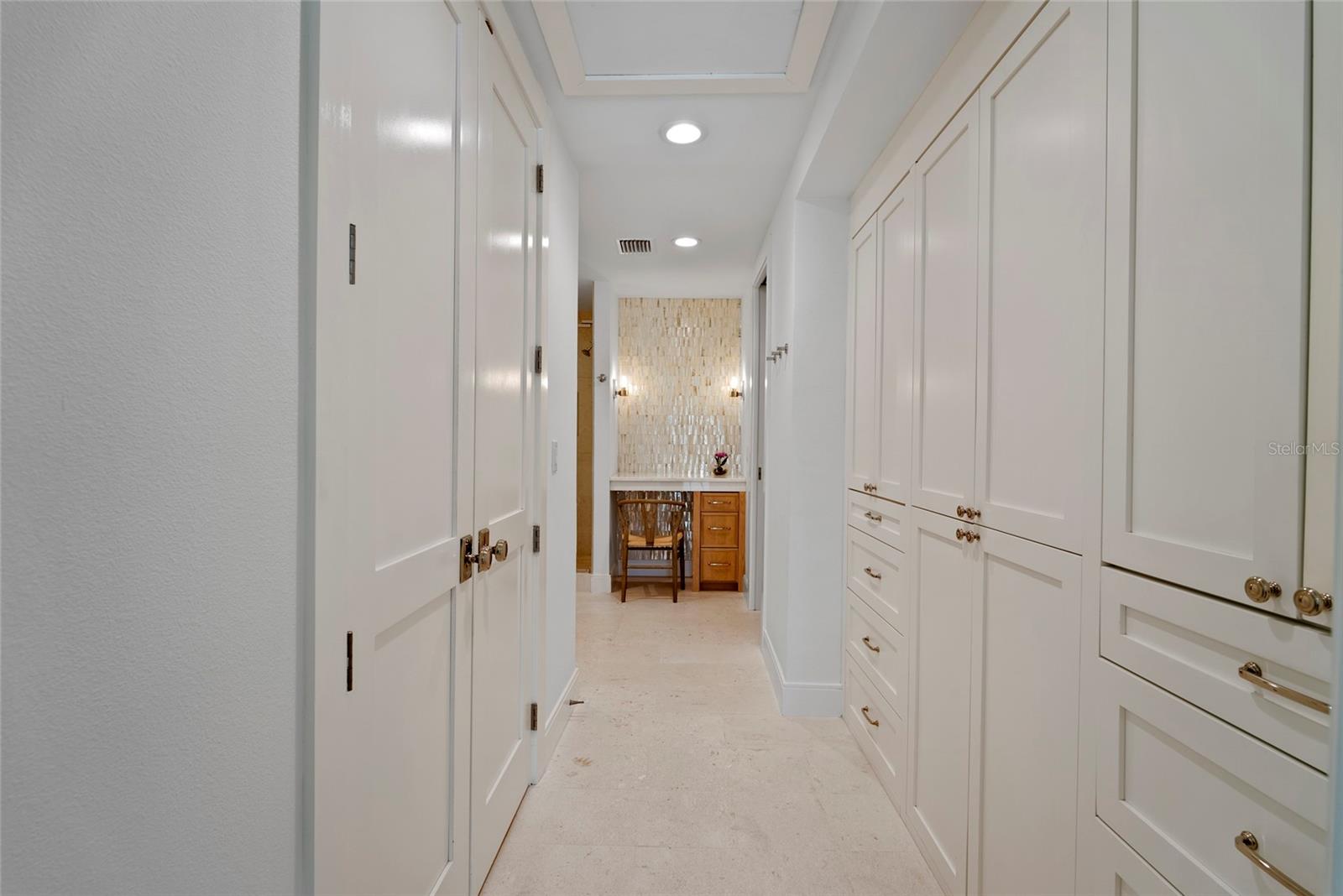 1907 ARROWHEAD DR NE, ST PETERSBURG, FL, 33703