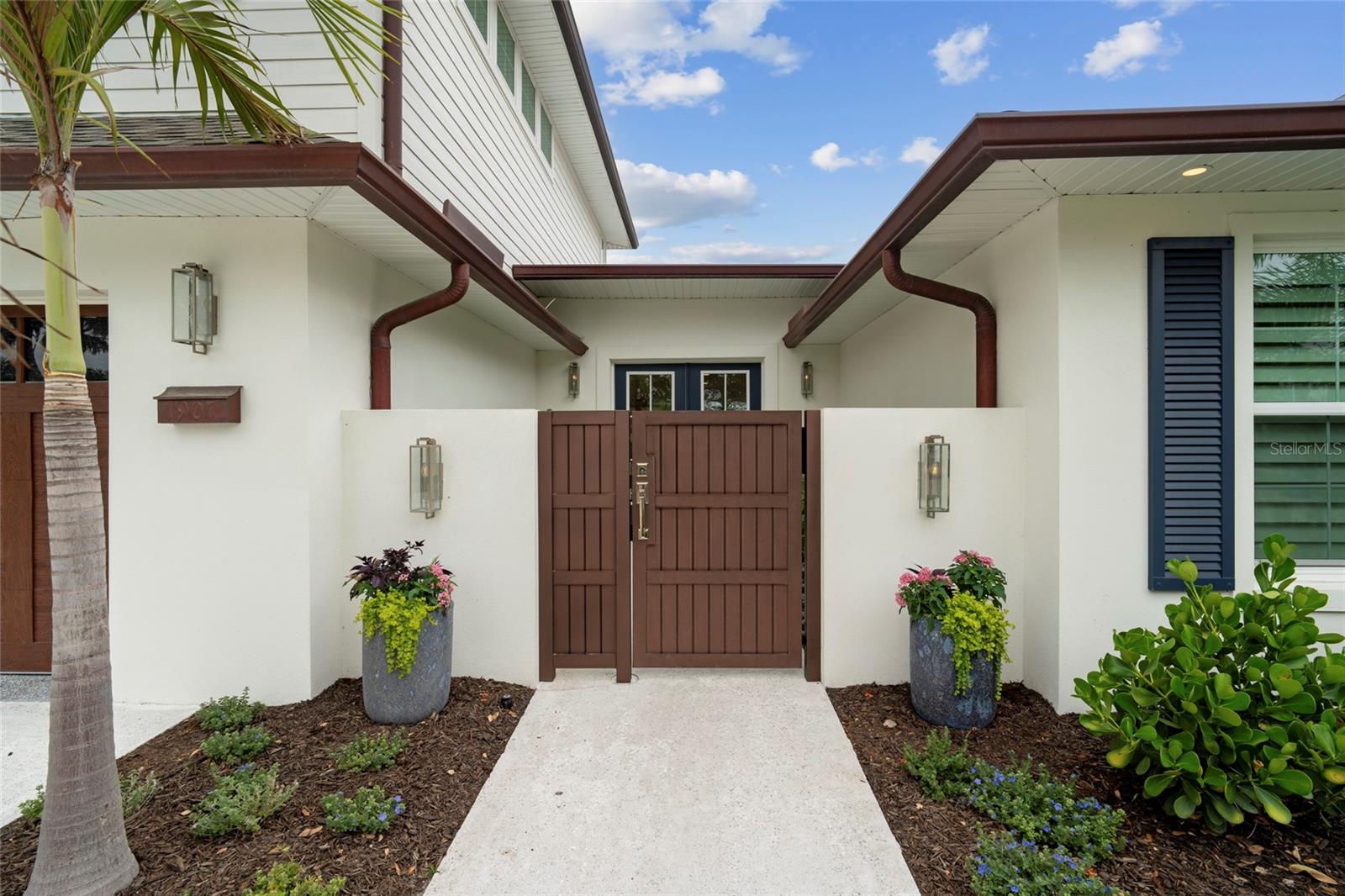 1907 ARROWHEAD DR NE, ST PETERSBURG, FL, 33703