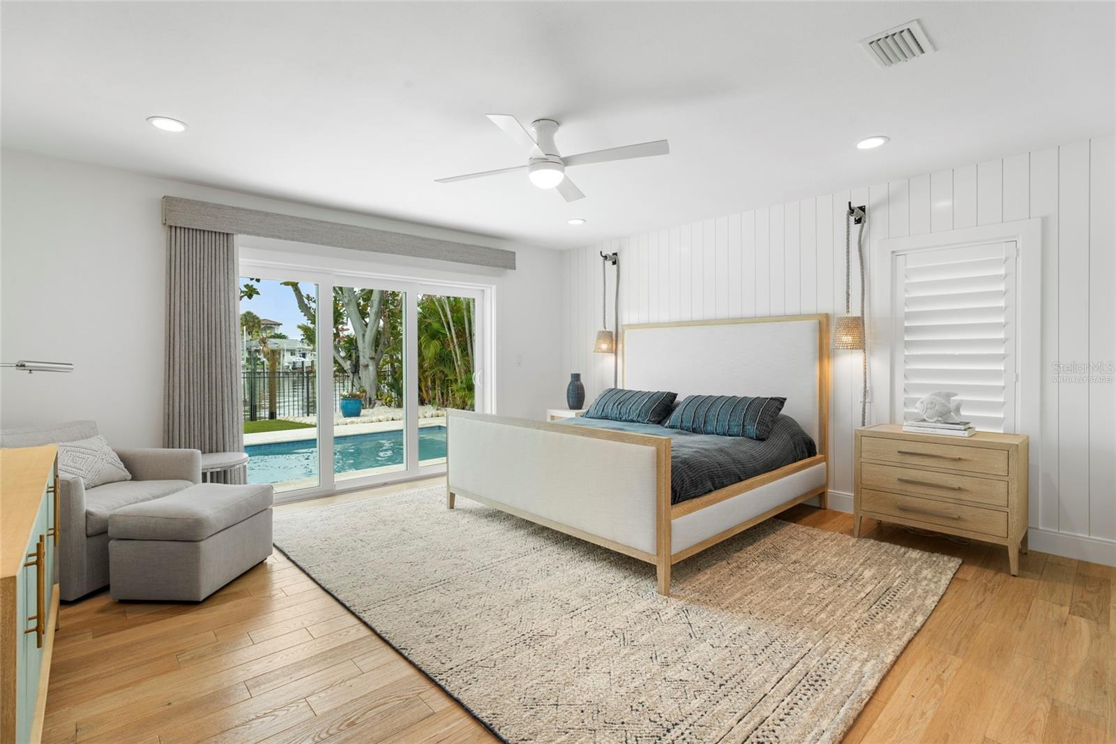 1907 ARROWHEAD DR NE, ST PETERSBURG, FL, 33703
