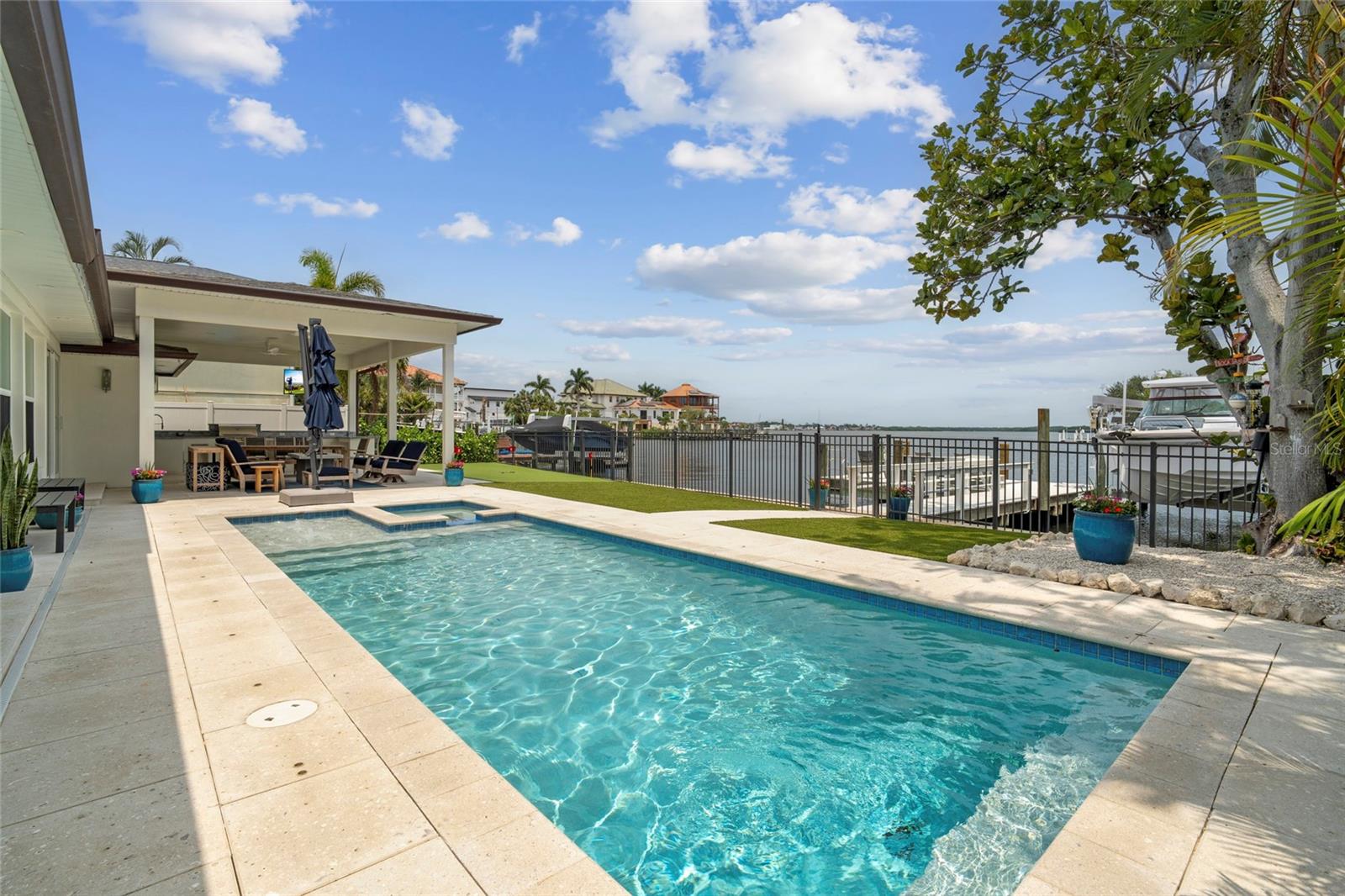 1907 ARROWHEAD DR NE, ST PETERSBURG, FL, 33703