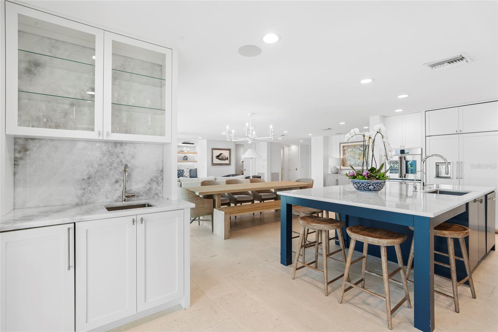 1907 ARROWHEAD DR NE, ST PETERSBURG, FL, 33703