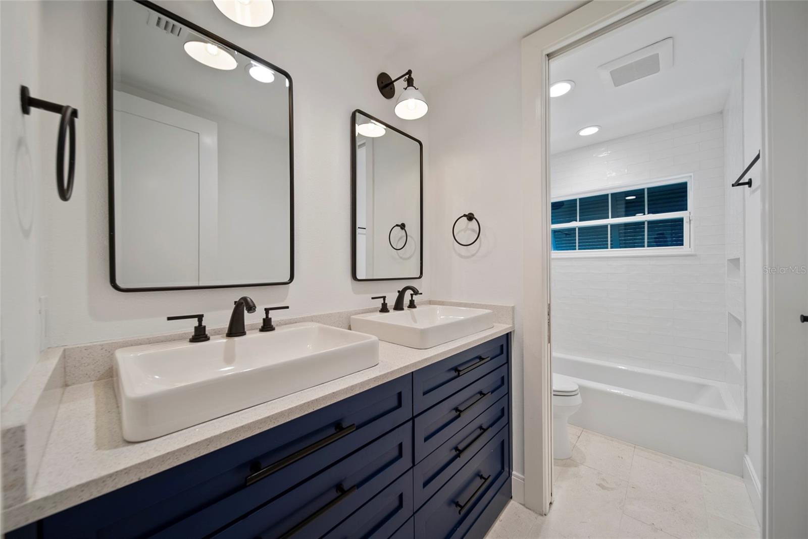 1907 ARROWHEAD DR NE, ST PETERSBURG, FL, 33703