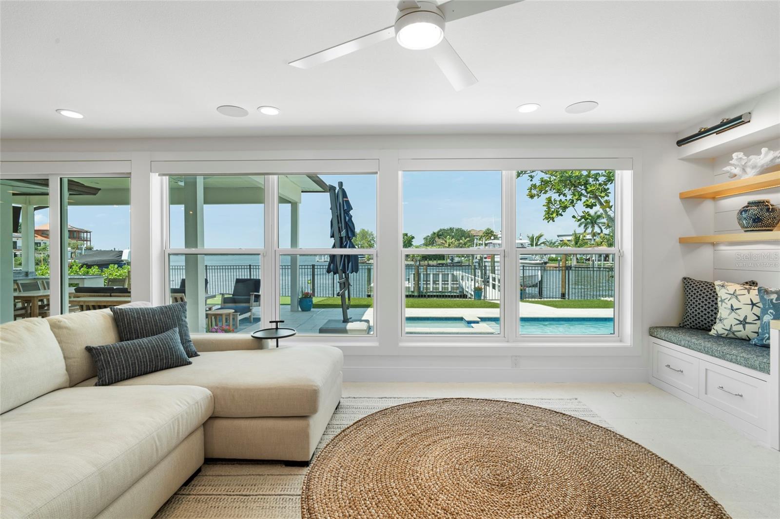1907 ARROWHEAD DR NE, ST PETERSBURG, FL, 33703