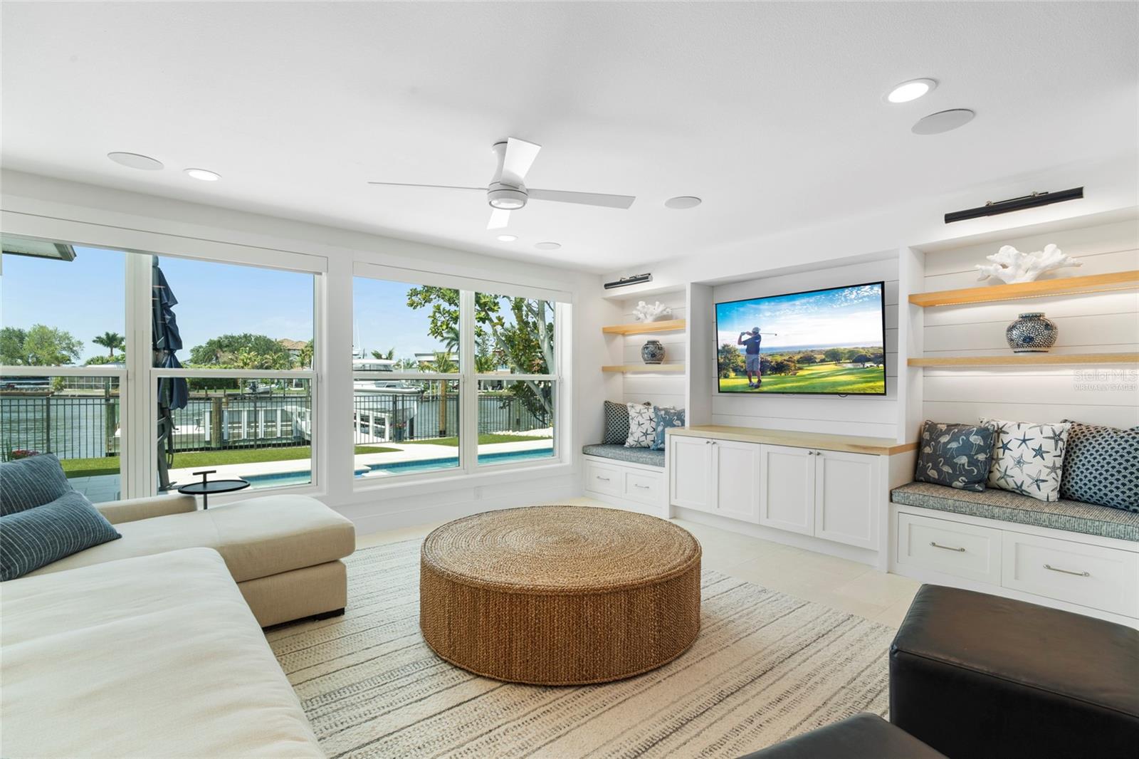1907 ARROWHEAD DR NE, ST PETERSBURG, FL, 33703