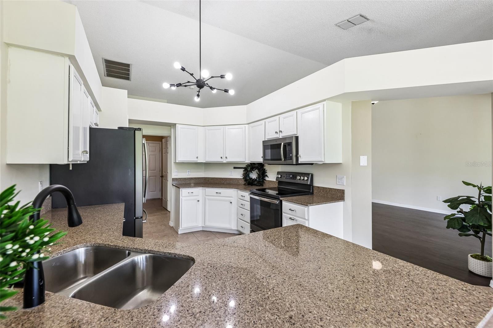 26234 GLEN EAGLE DR, LEESBURG, FL, 34748