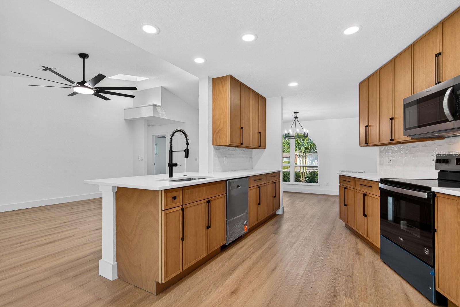 1043 RIDGE VIEW LN, PALM HARBOR, FL, 34683