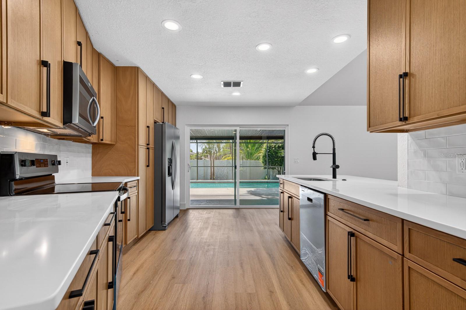 1043 RIDGE VIEW LN, PALM HARBOR, FL, 34683