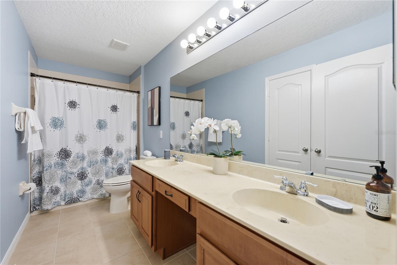 202 VICTORIA TRAILS BLVD, DELAND, FL, 32724