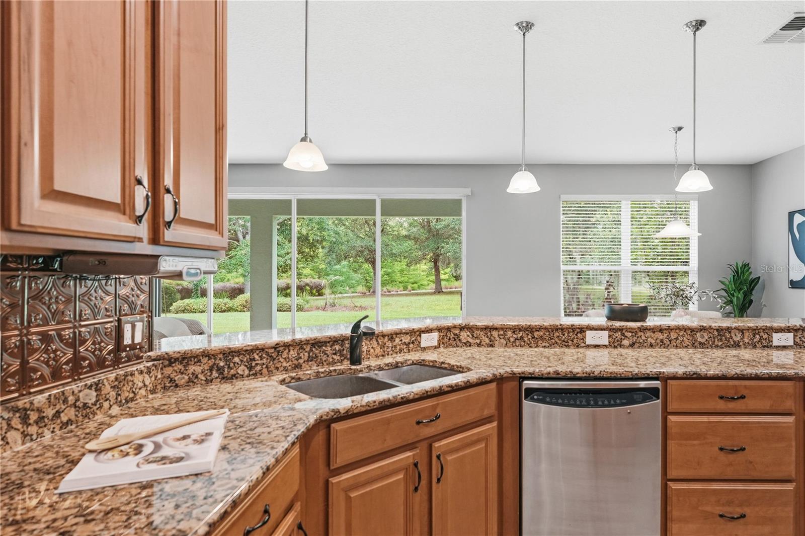 202 VICTORIA TRAILS BLVD, DELAND, FL, 32724