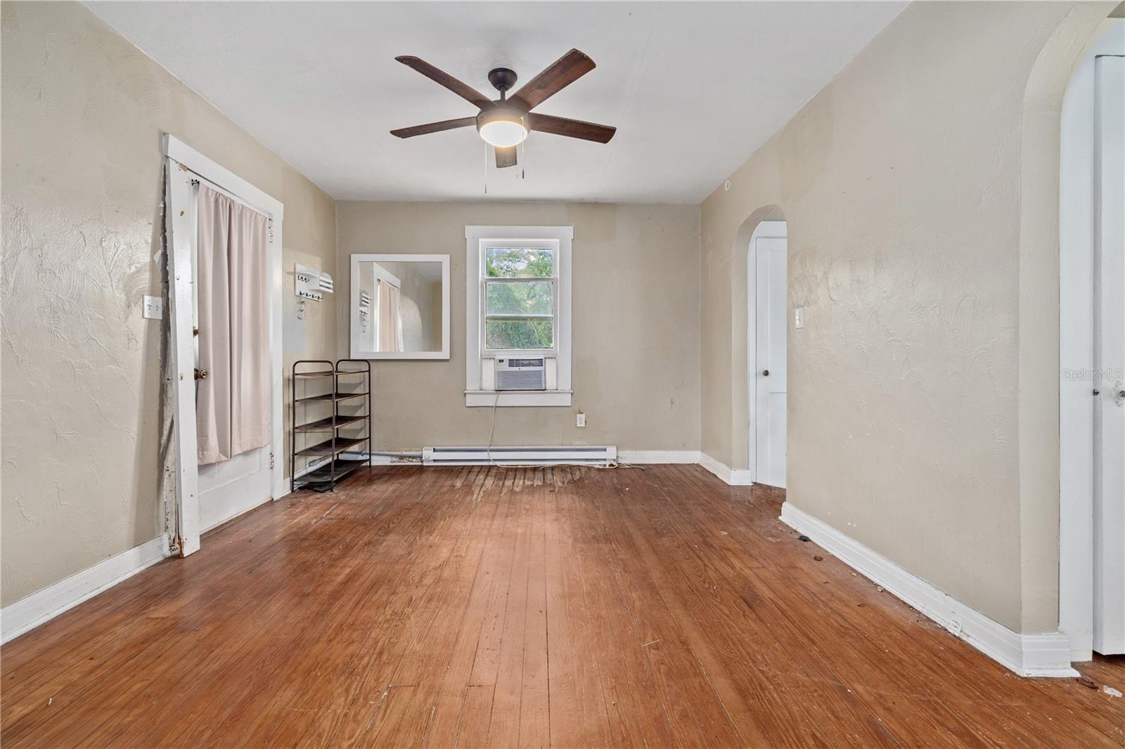 5914 N OLA AVE, TAMPA, FL, 33604