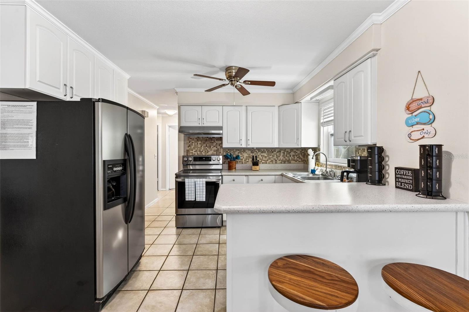 2220 LAUREN DR, LARGO, FL, 33774
