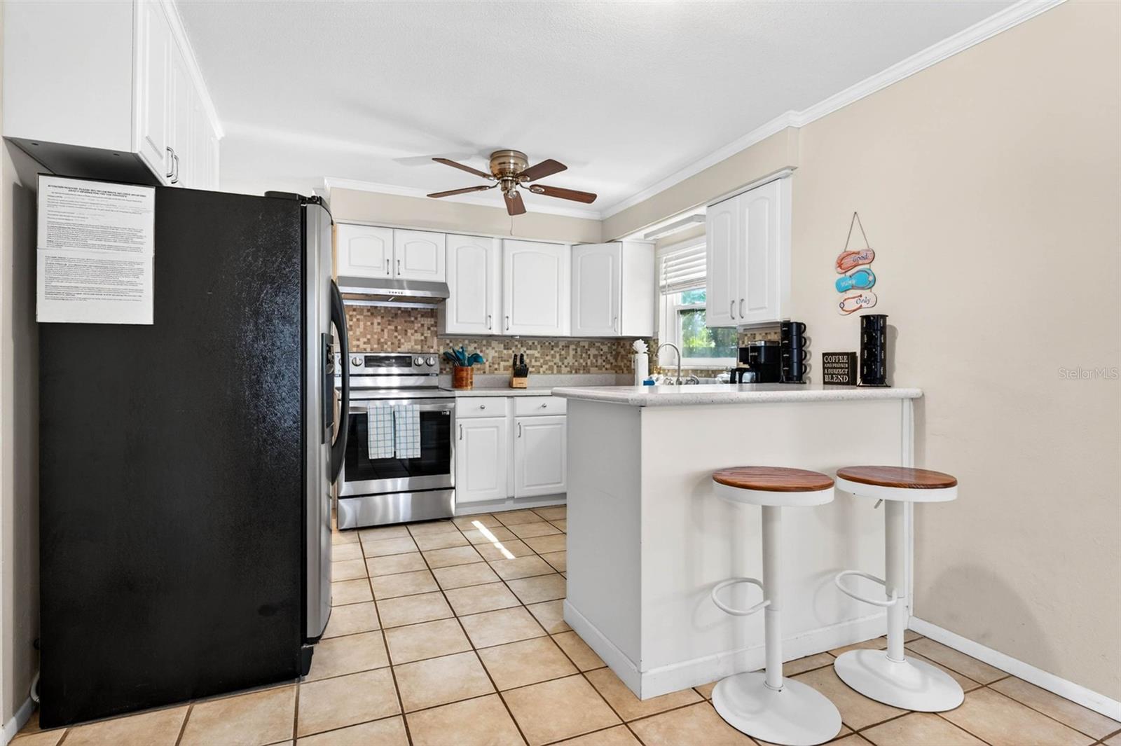 2220 LAUREN DR, LARGO, FL, 33774