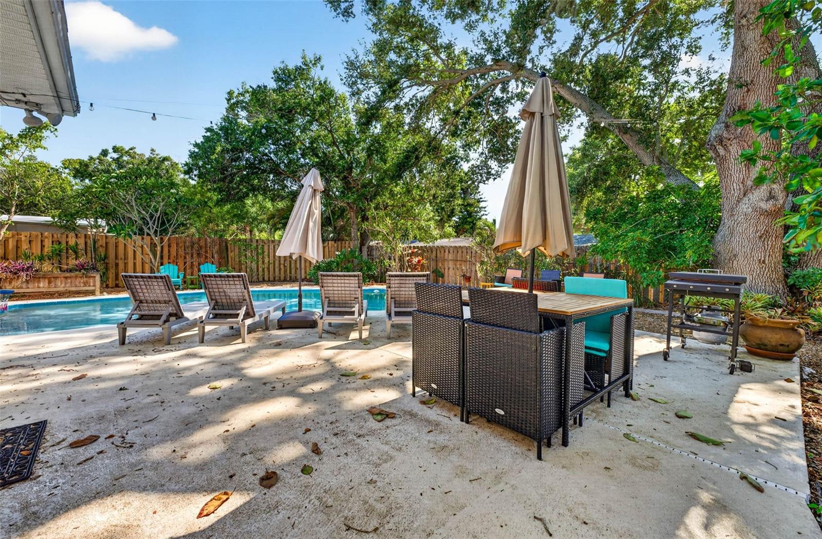 2220 LAUREN DR, LARGO, FL, 33774